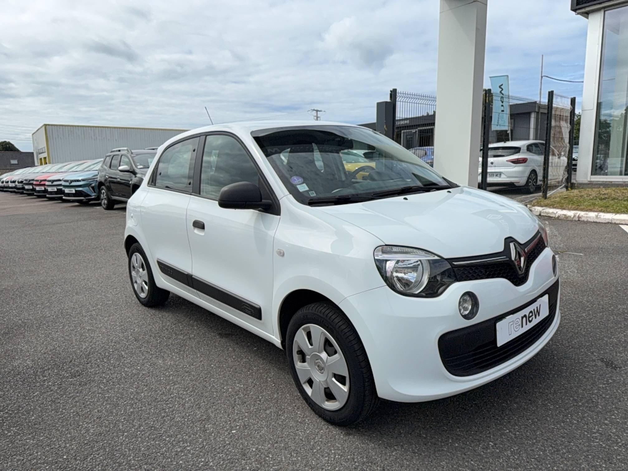 Vente en ligne Renault Twingo 3  1.0 SCe 70 BC au prix de 9 800 €