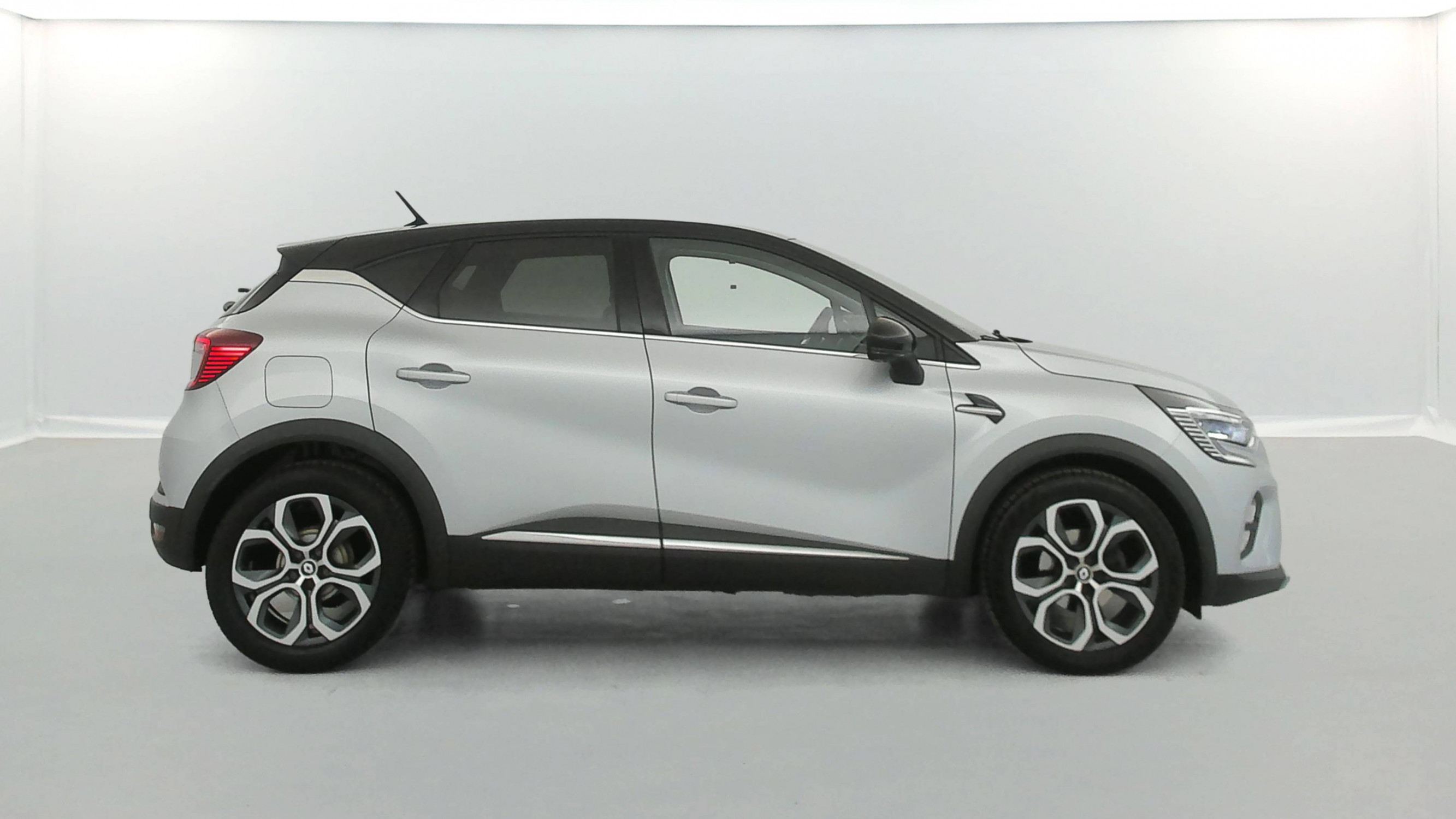 Vente en ligne Renault Captur  TCe 140 EDC - 21 au prix de 17 990 €