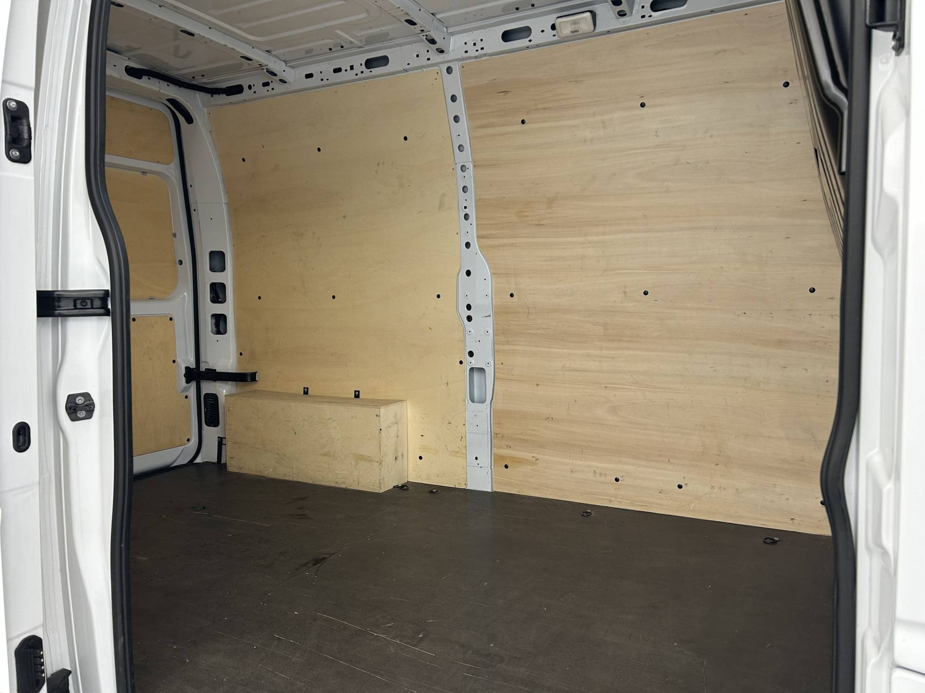 Vente en ligne Renault Master Fourgon MASTER FGN TRAC F3500 L2H2 BLUE DCI 135 au prix de 24 590 €