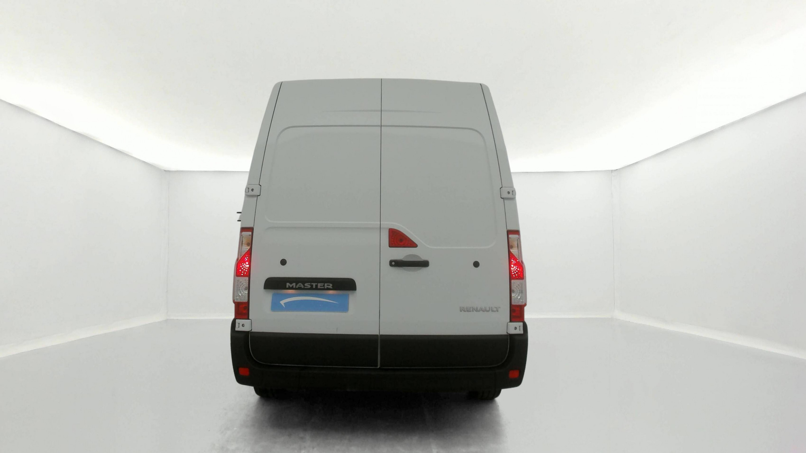 Vente en ligne Renault Master Fourgon MASTER FGN TRAC F3500 L2H2 BLUE DCI 135 au prix de 24 990 €