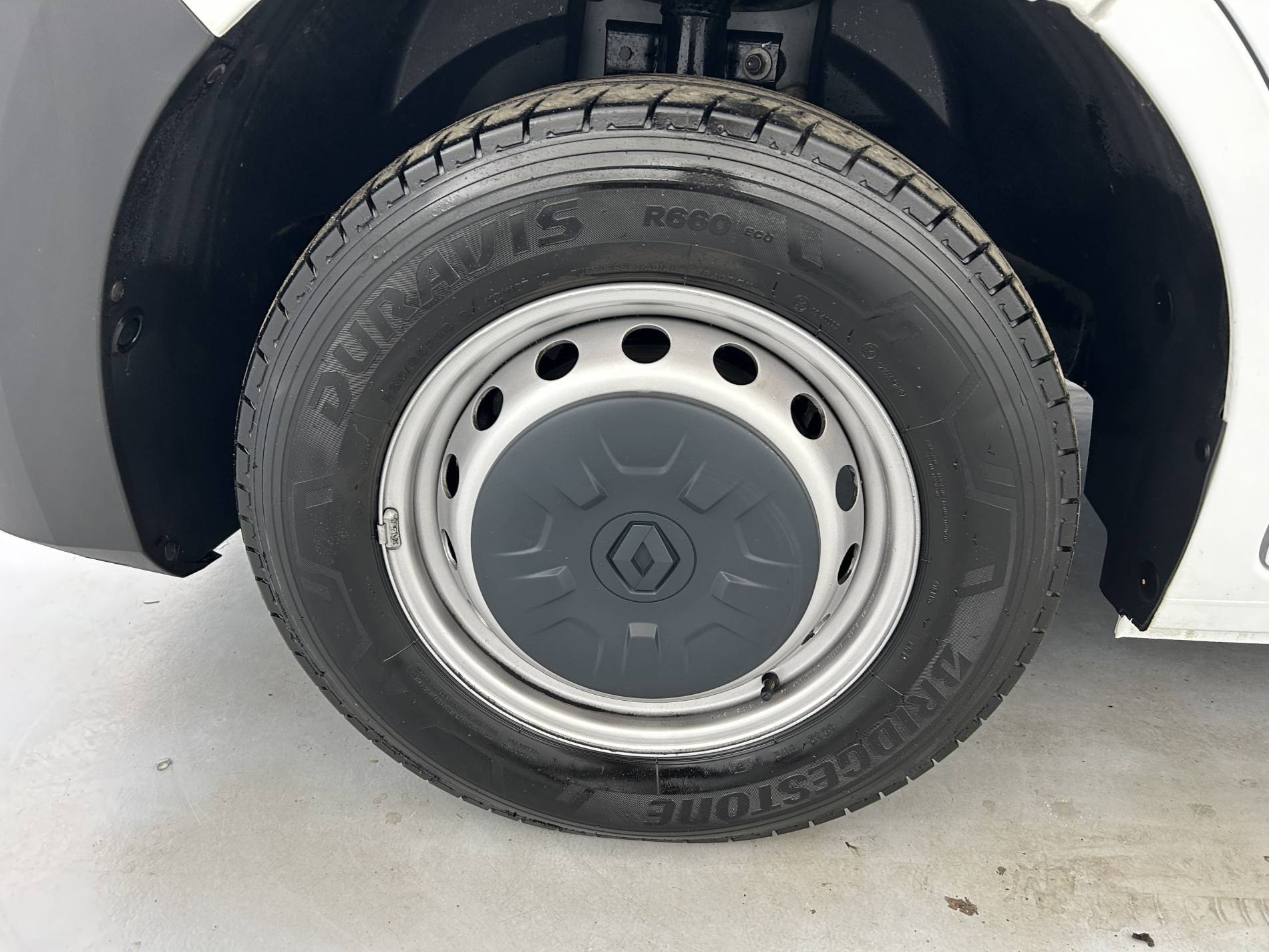 Vente en ligne Renault Master Fourgon MASTER FGN TRAC F3500 L3H3 BLUE DCI 135 au prix de 26 490 €
