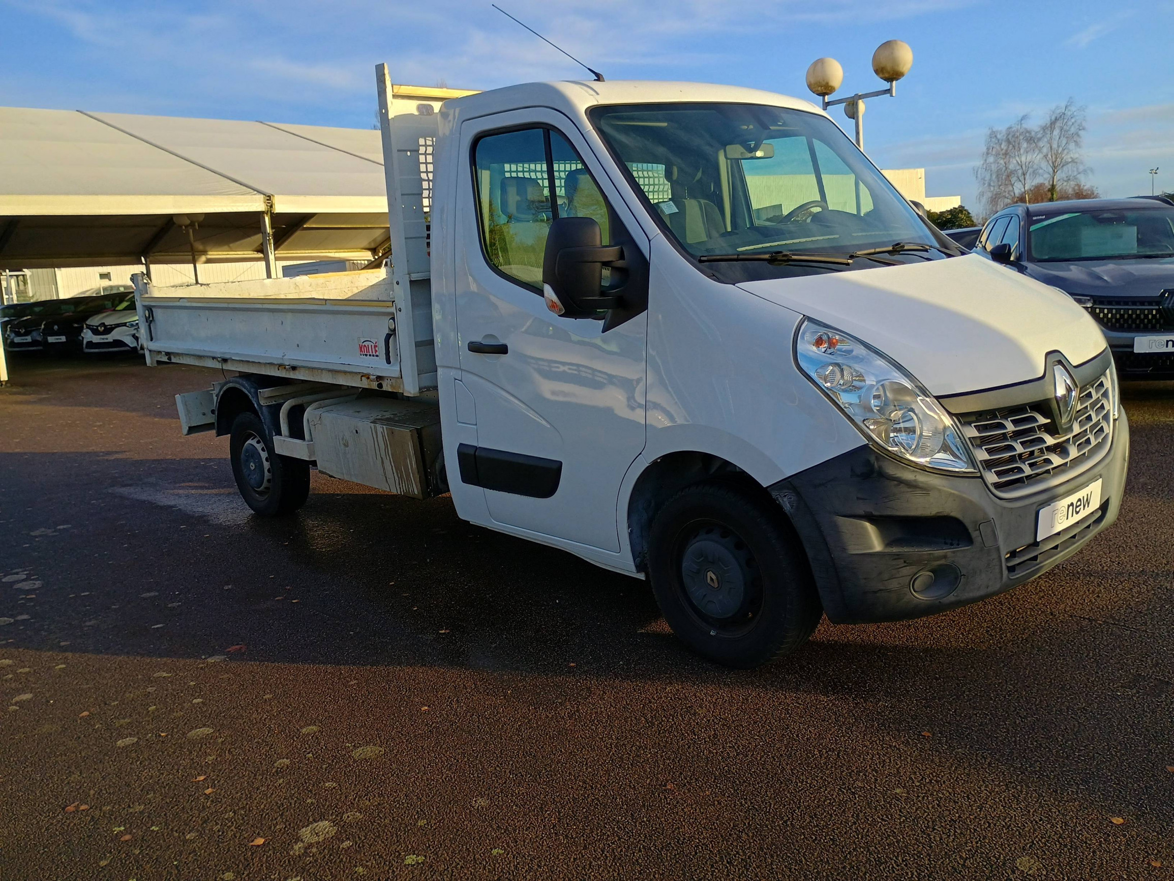 Vente en ligne Renault Master 3 Châssis Cabine MASTER CC L2 3.5t 2.3 dCi 130 E6 BENNE au prix de 22 990 €