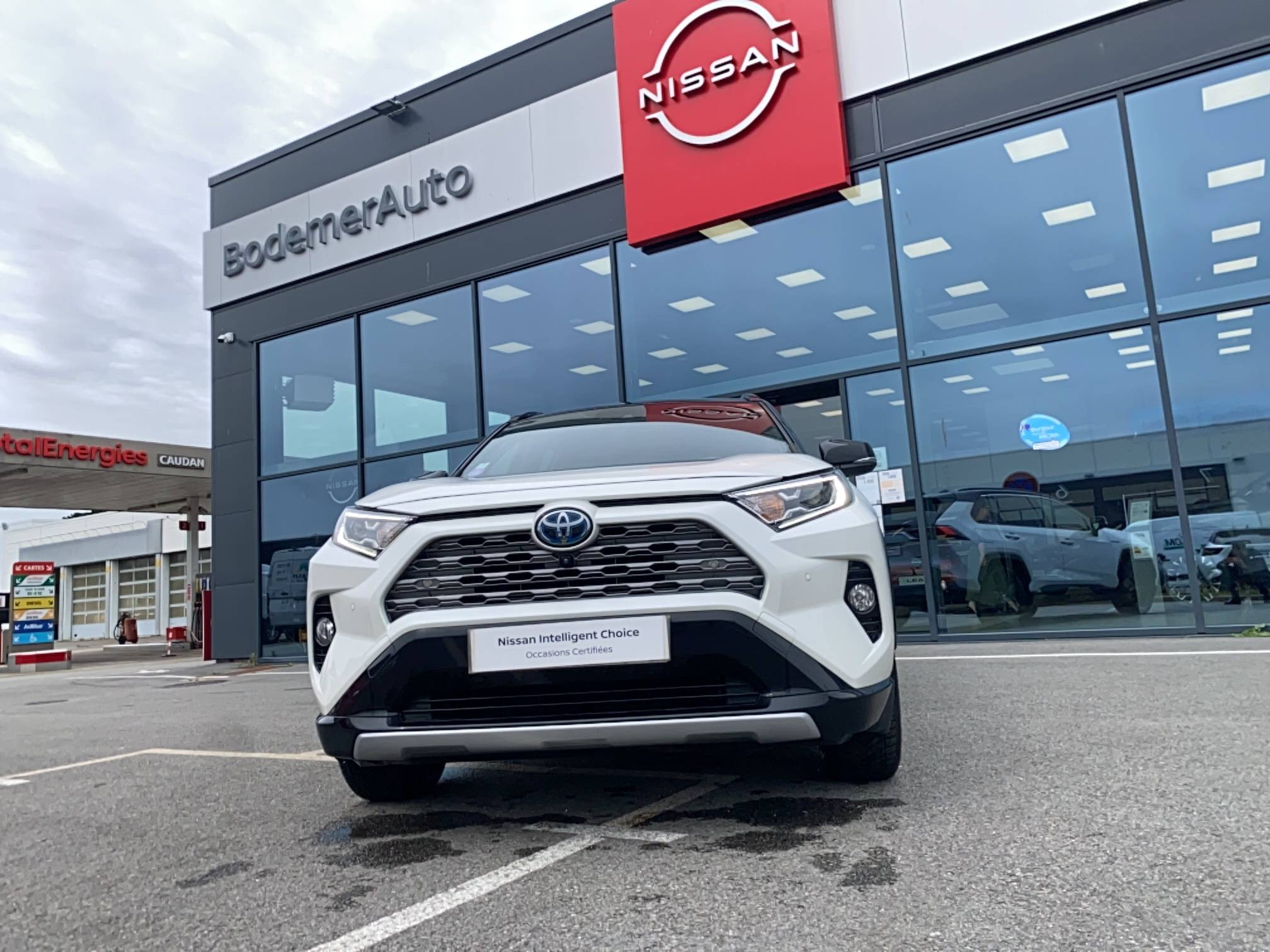 Toyota RAV4 RAV4 Hybride 2WD occasion de 2019 en vente à Lorient