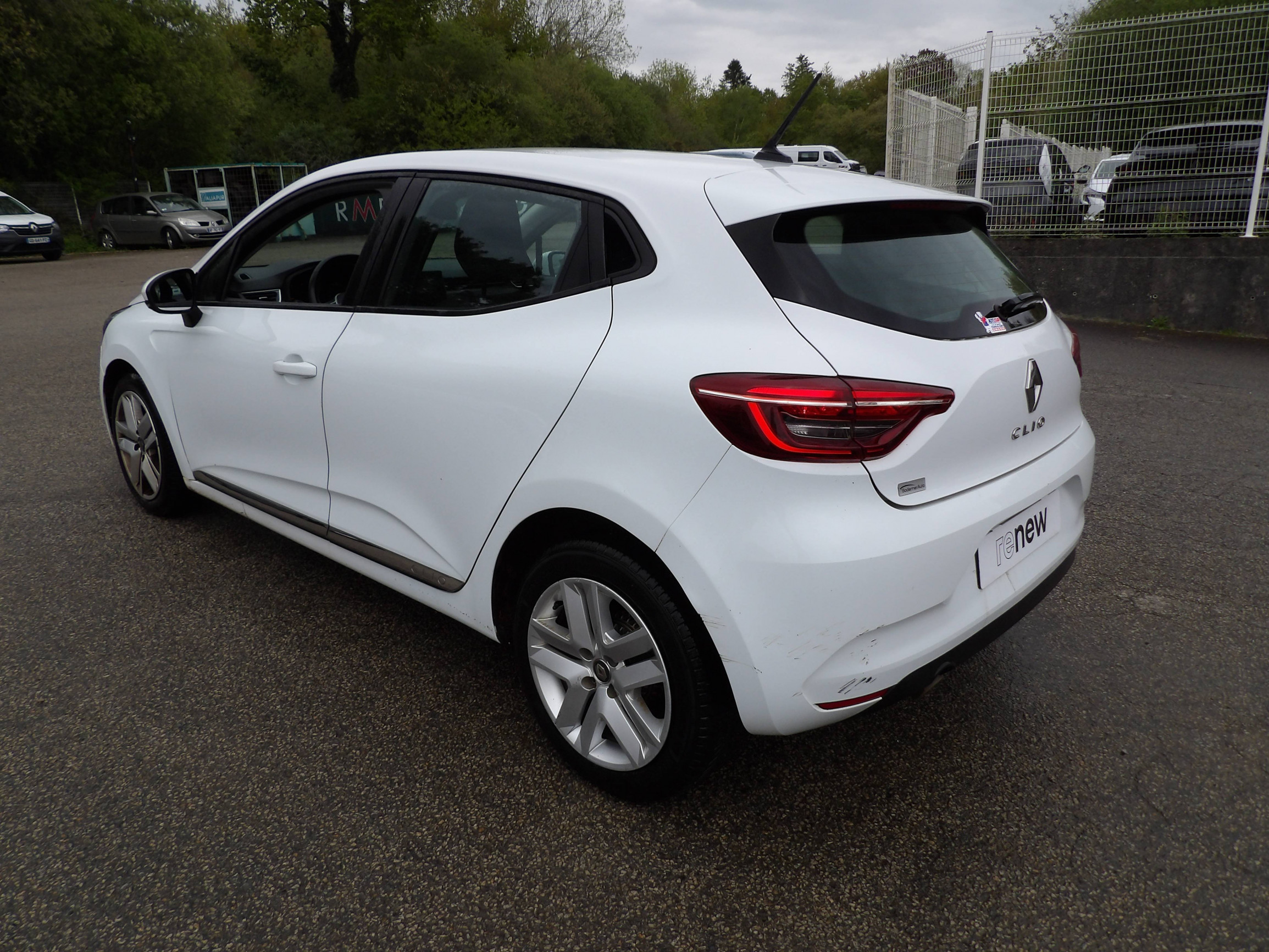 Vente en ligne Renault Clio 5 Clio SCe 65 - 21N au prix de 10 999 €