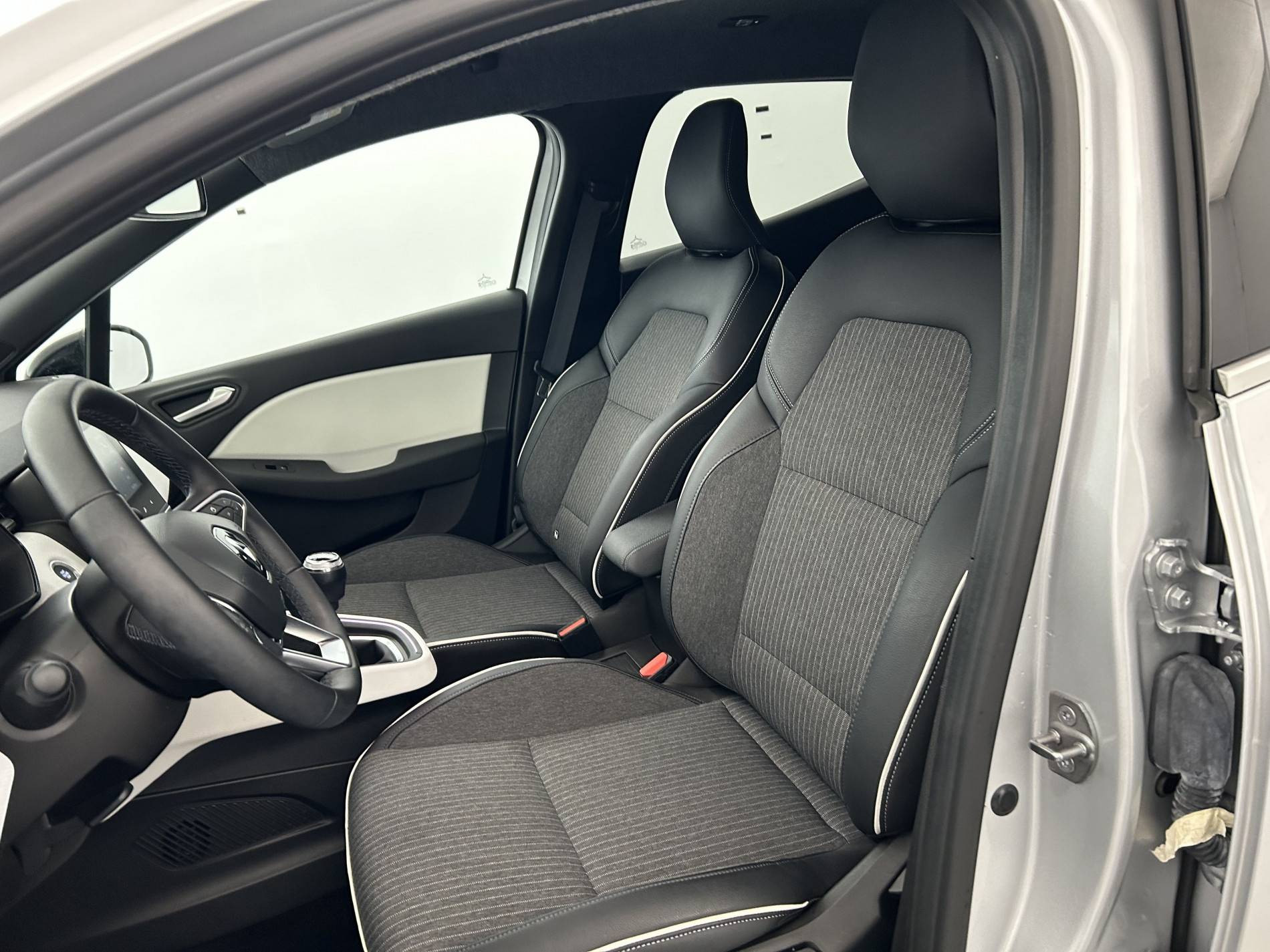 Vente en ligne Renault Clio 5 Clio TCe 90 au prix de 15 490 €