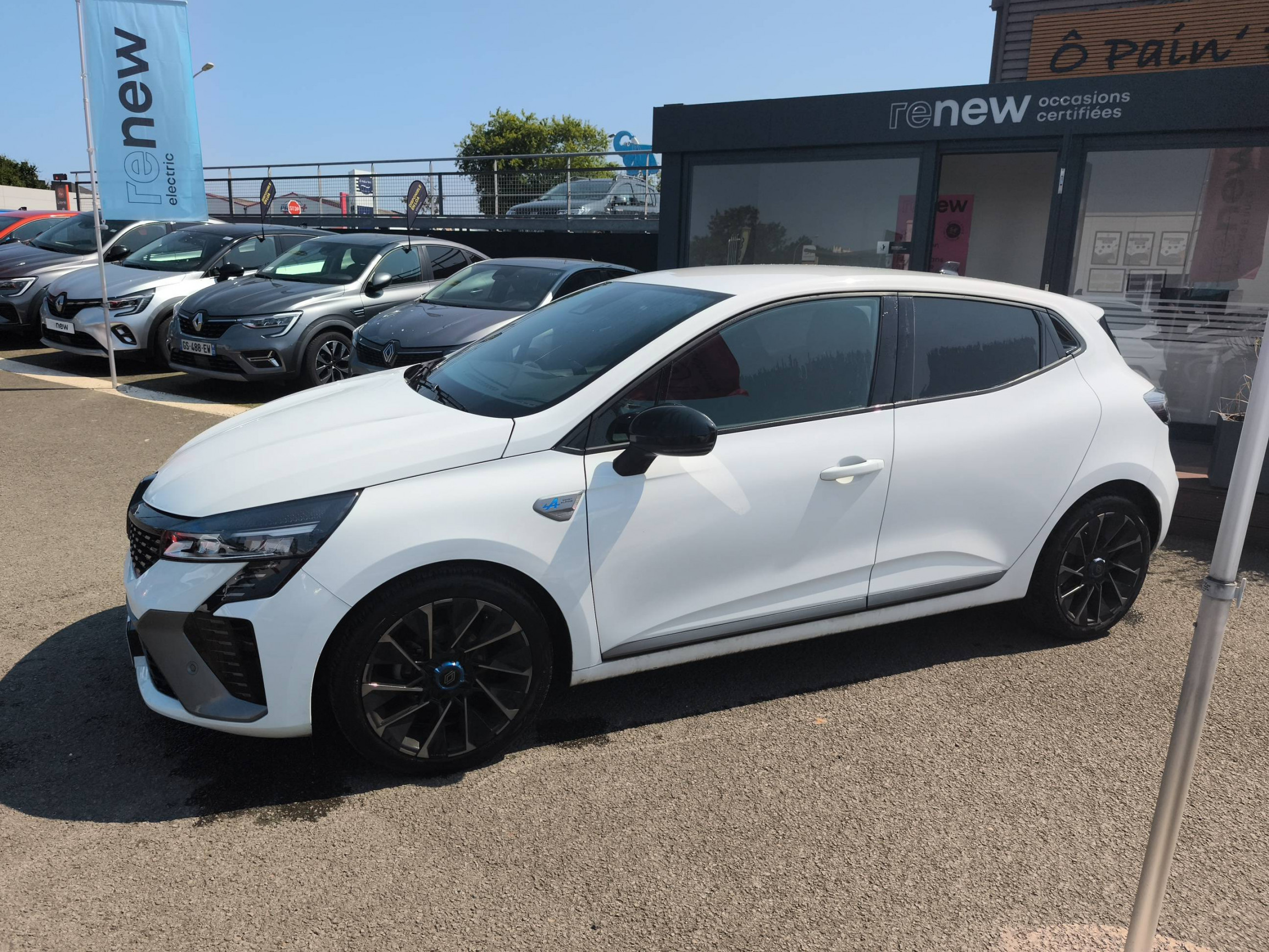Vente en ligne Renault Clio 5 Clio TCe 90 au prix de 18 490 €