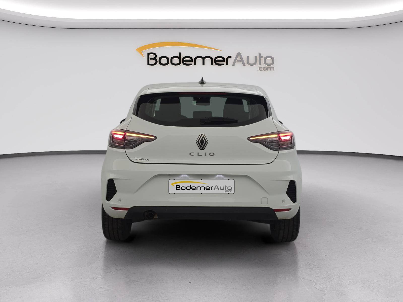 Vente en ligne Renault Clio 5 Clio TCe 90 au prix de 14 590 €