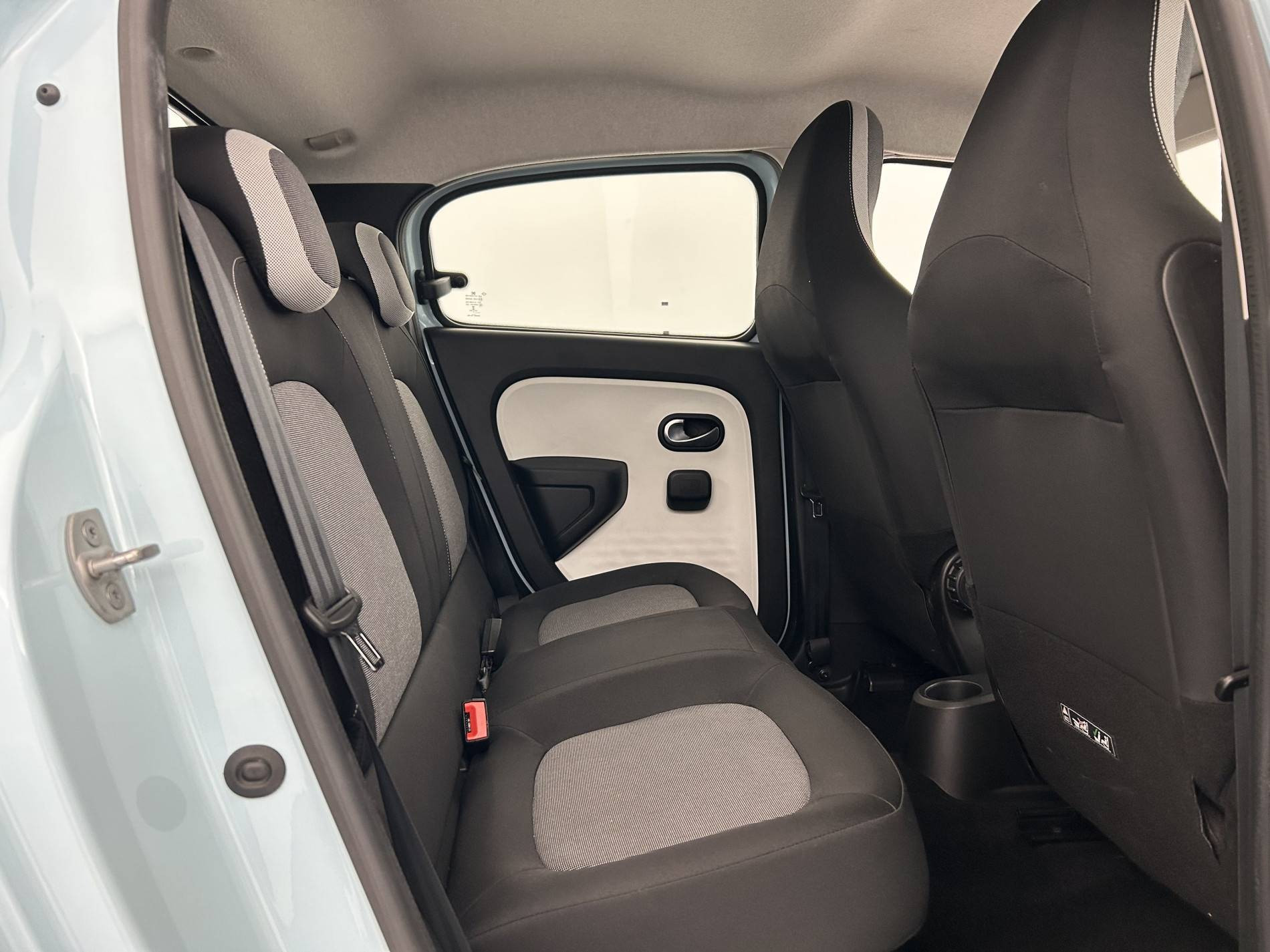 Vente en ligne Renault Twingo 3  SCe 65 - 21 au prix de 10 490 €