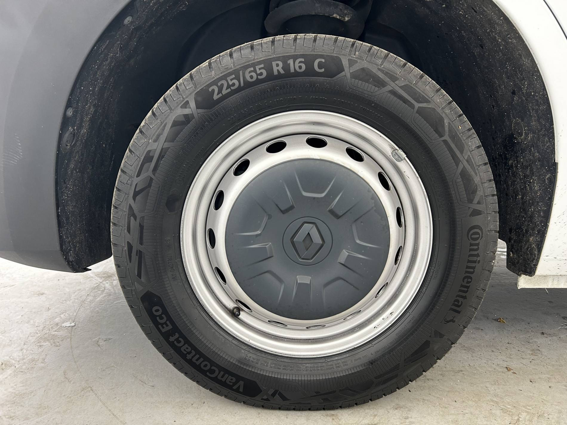 Vente en ligne Renault Master Fourgon MASTER FGN TRAC F3500 L2H2 BLUE DCI 135 au prix de 24 690 €