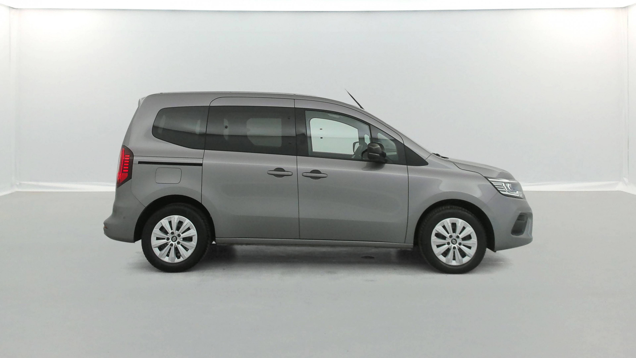 Vente en ligne Renault Kangoo  Blue dCi 95 au prix de 23 990 €