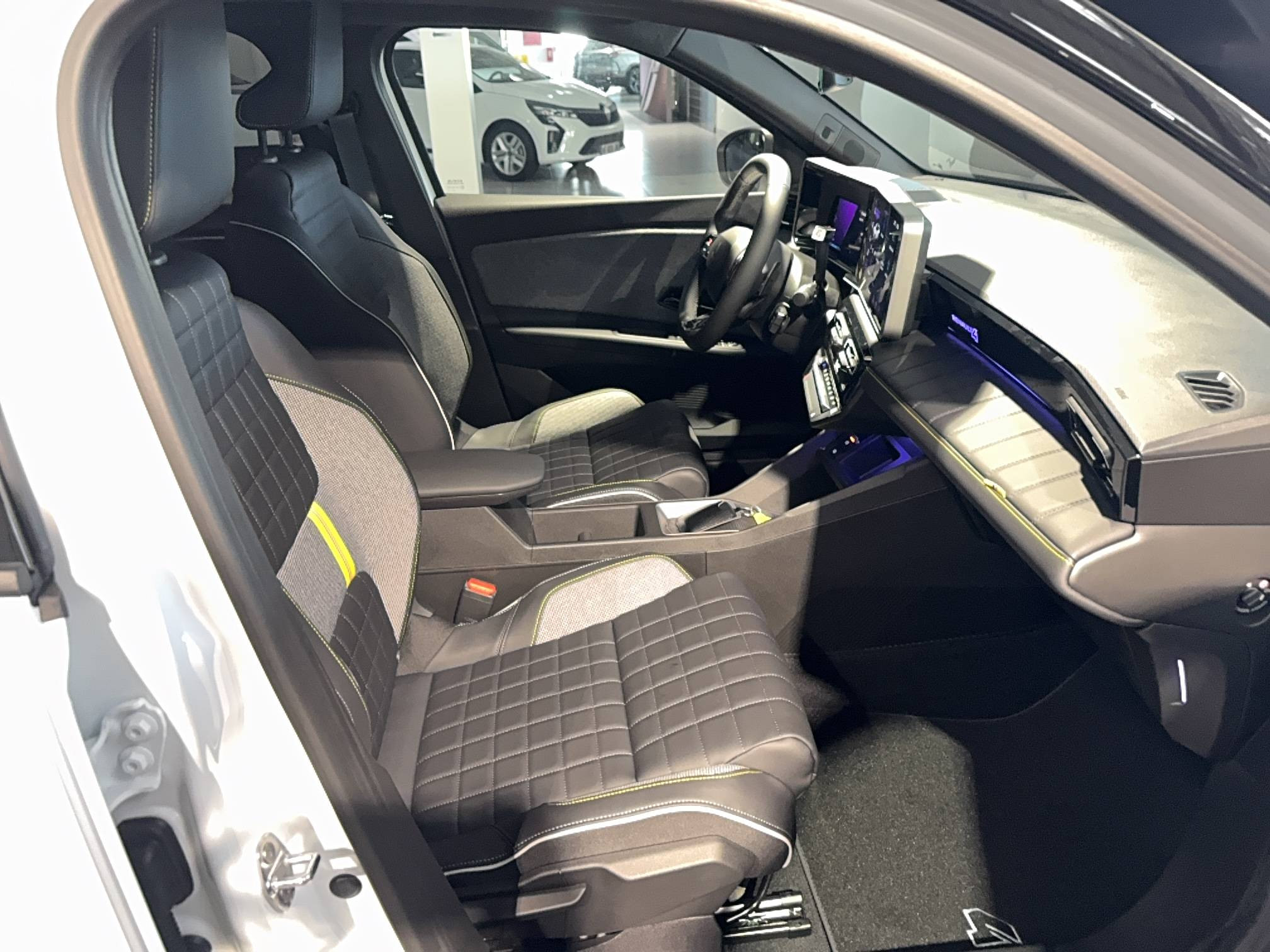 Vente en ligne Renault R4 E-Tech  150 ch autonomie confort au prix de 35 990 €