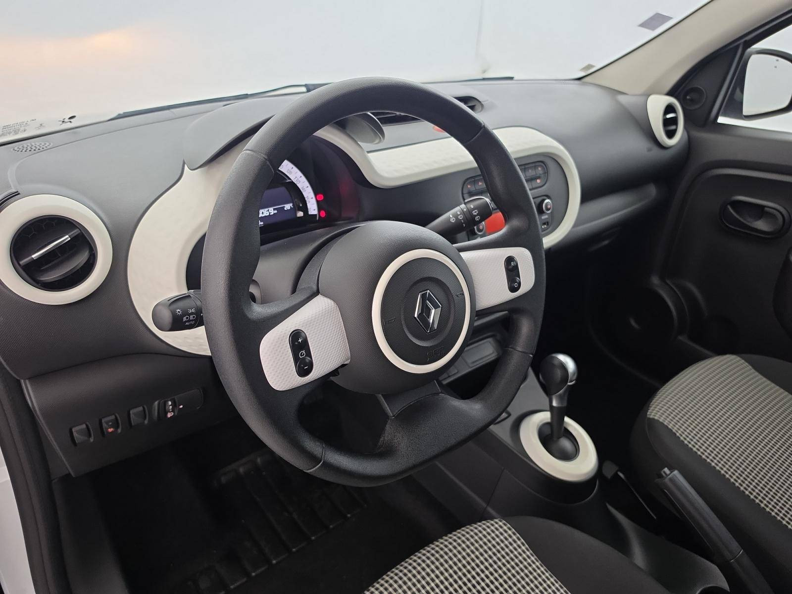 Vente en ligne Renault Twingo Electrique Twingo III E-Tech au prix de 12 900 €