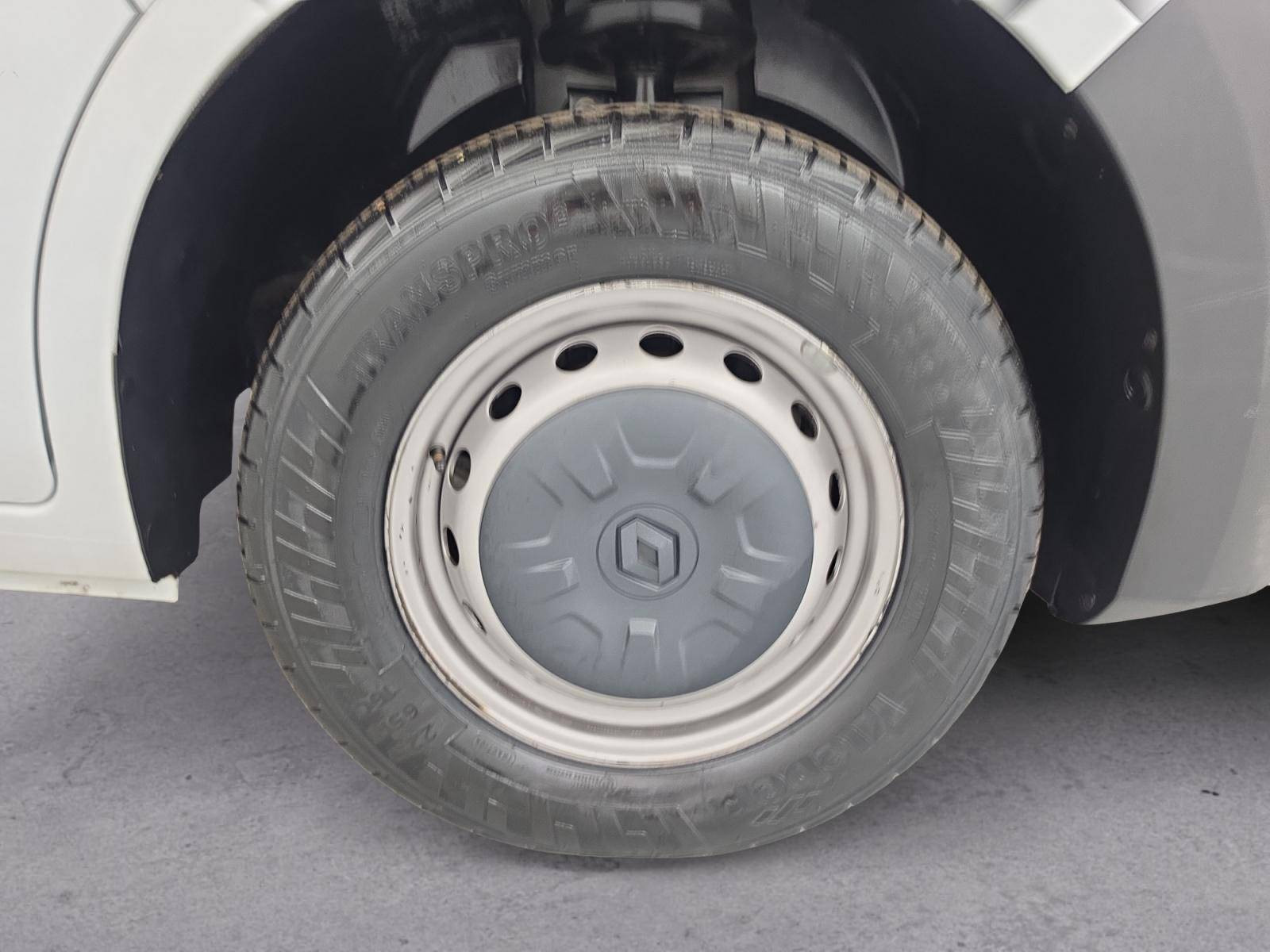 Vente en ligne Renault Master Fourgon MASTER FGN TRAC F3500 L2H2 BLUE DCI 135 au prix de 23 890 €