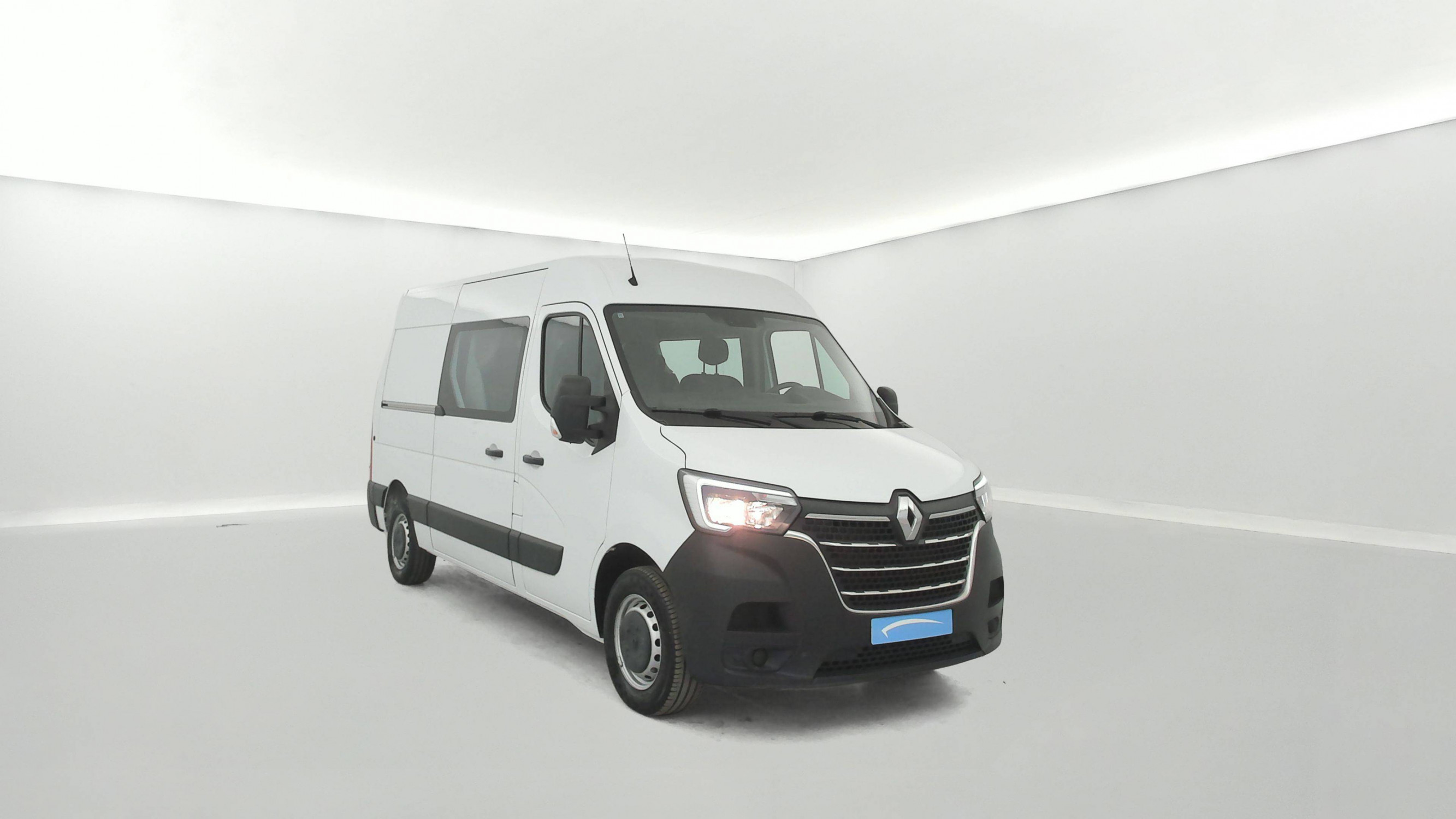Vente en ligne Renault Master Fourgon MASTER CA TRAC F3300 L2H2 BLUE DCI 135 au prix de 23 790 €