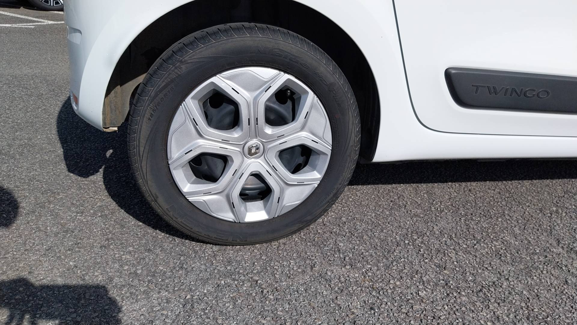 Vente en ligne Renault Twingo 3  SCe 65 - 21 au prix de 11 990 €