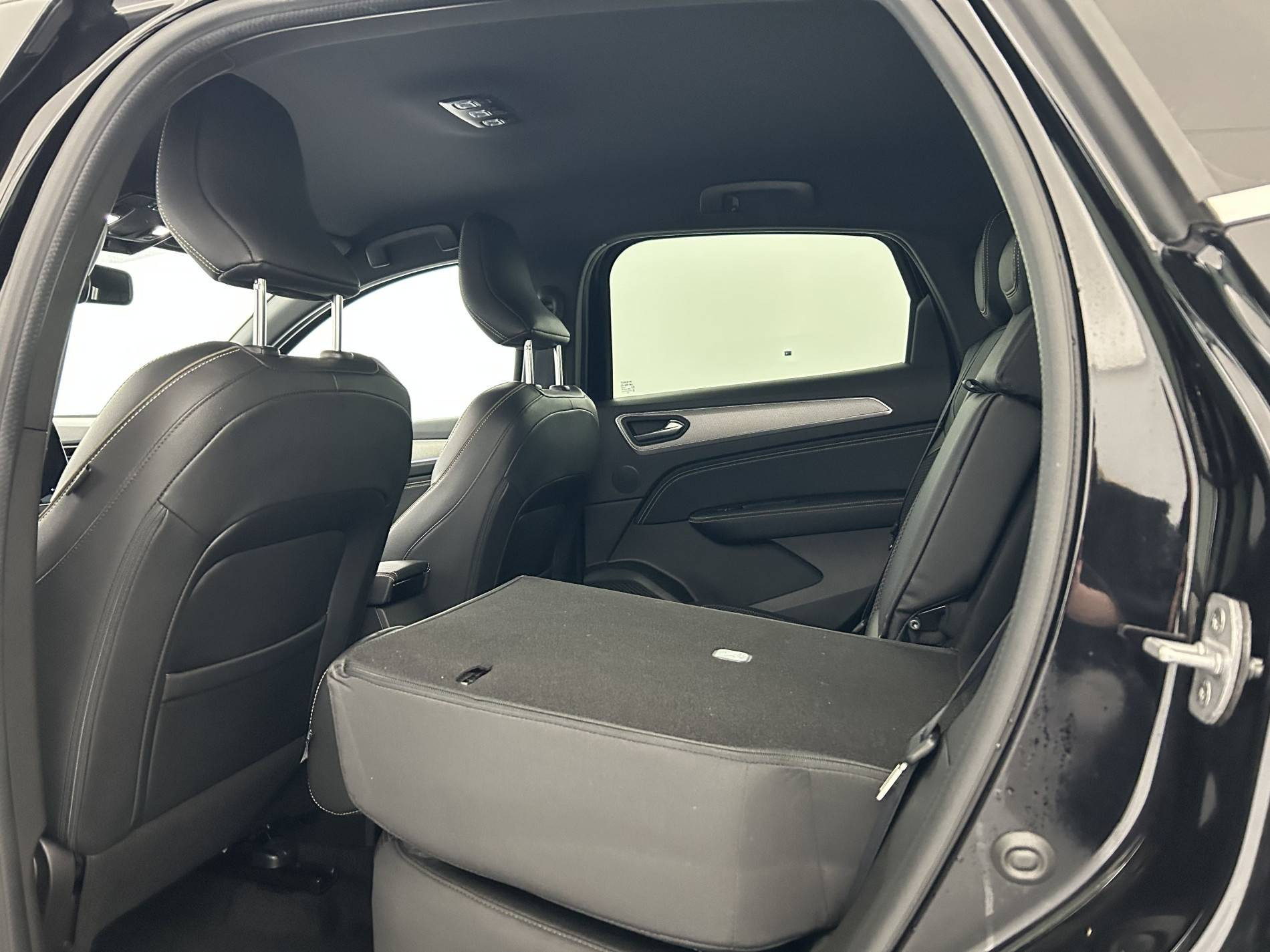 Vente en ligne Renault Arkana  mild hybrid 140 EDC GSR2 au prix de 18 990 €