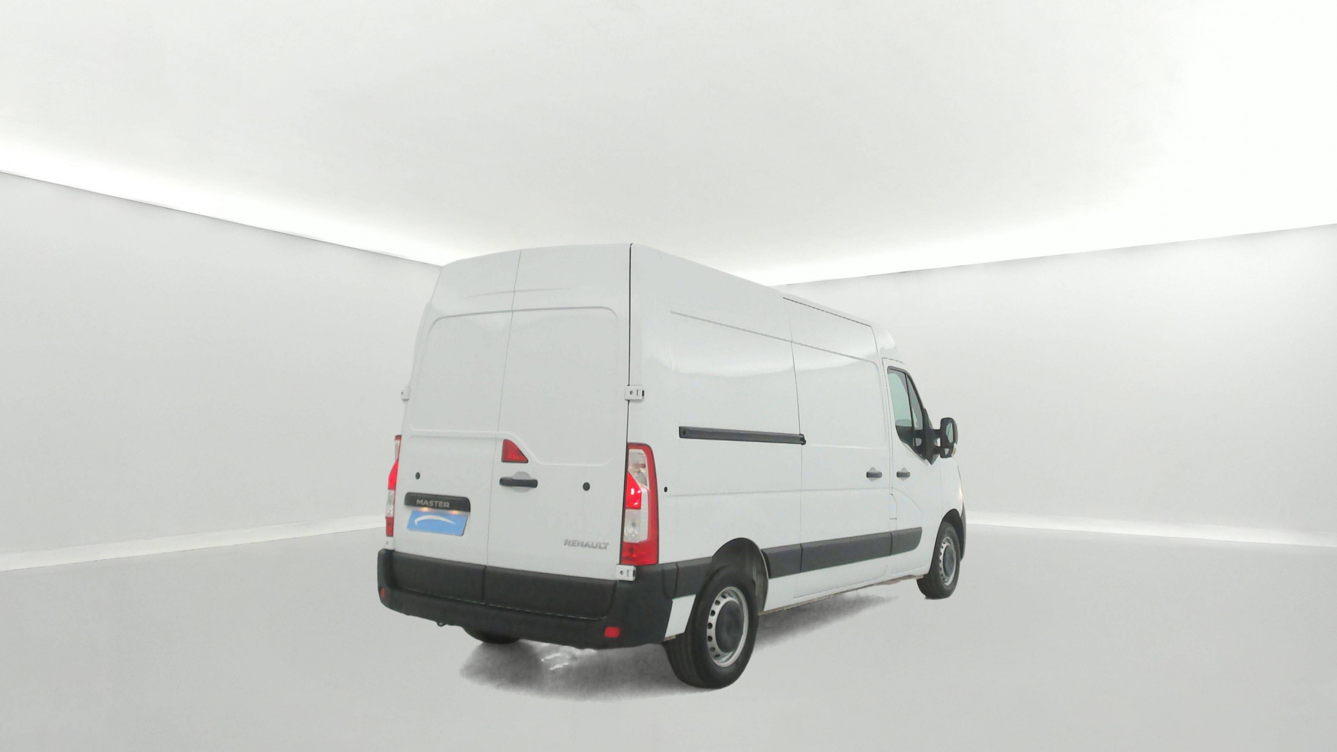 Vente en ligne Renault Master Fourgon MASTER FGN TRAC F3500 L2H2 BLUE DCI 135 au prix de 22 590 €