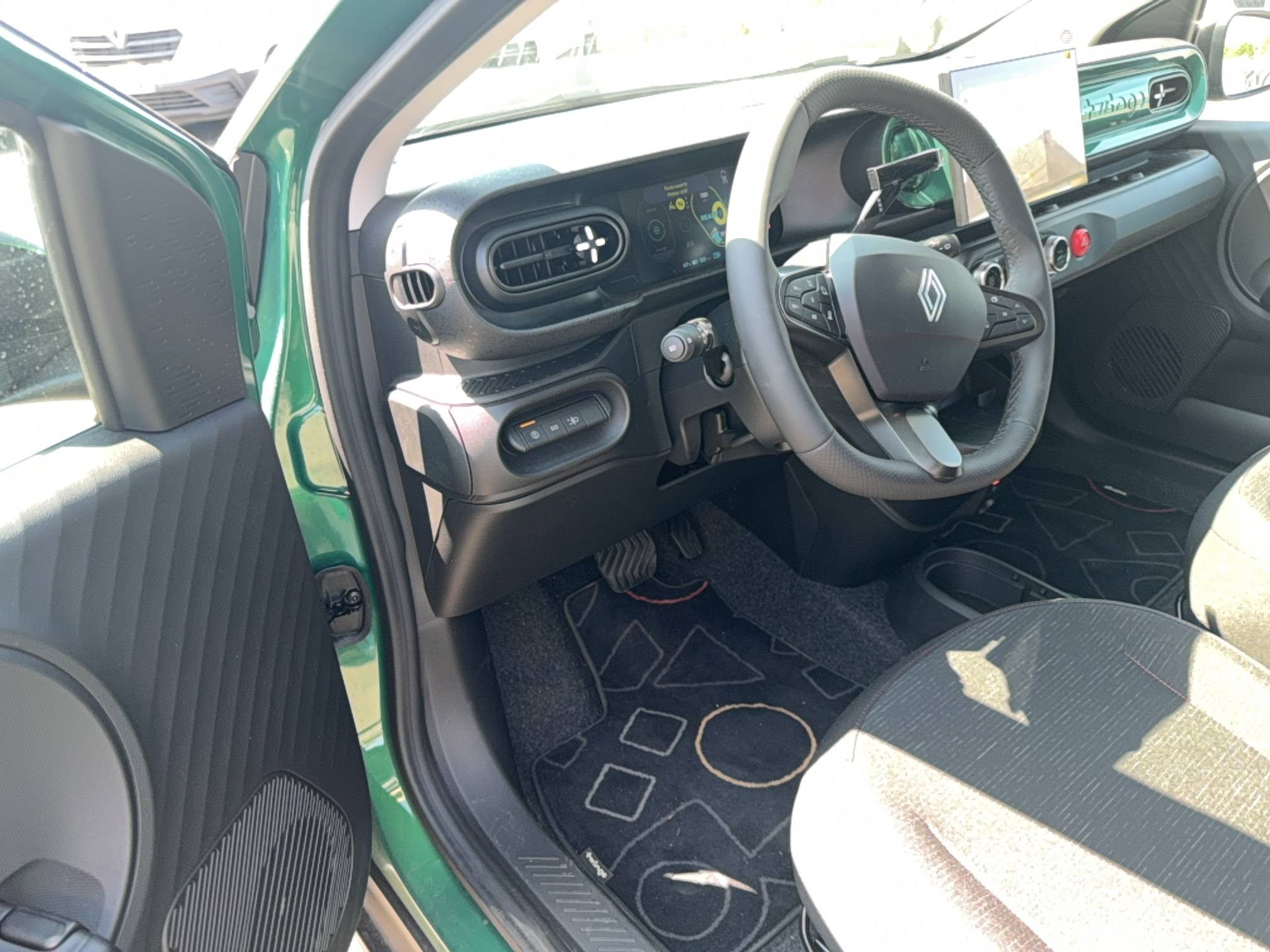 Vente en ligne Renault Twingo Electrique  80 ch autonomie urbaine au prix de 19 170 €