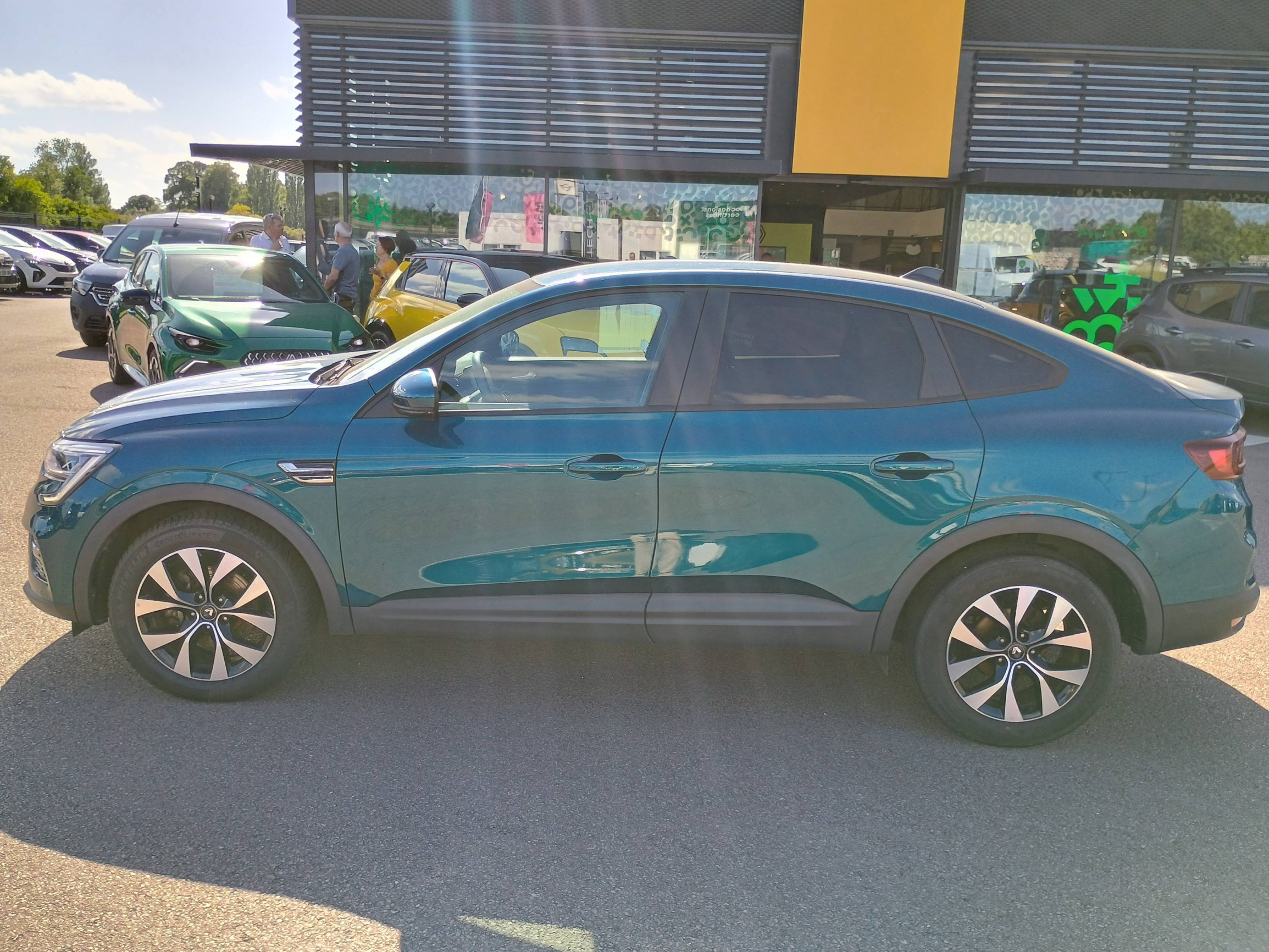 Vente en ligne Renault Arkana  E-Tech hybride 145 - 22 au prix de 21 991 €