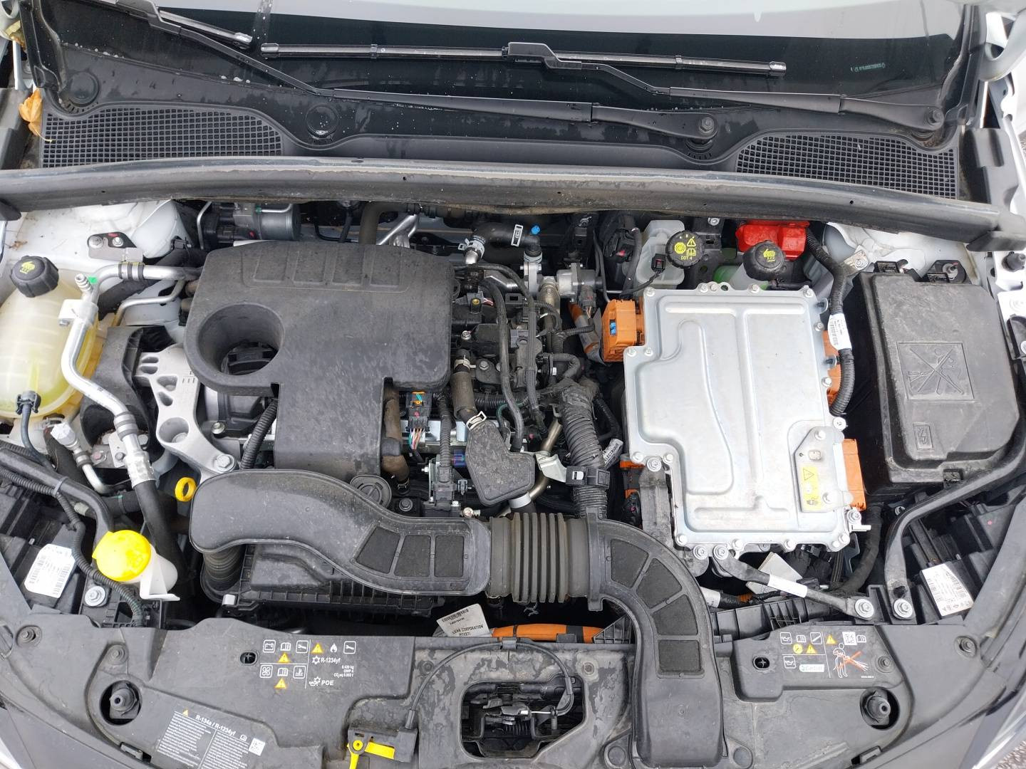 Vente en ligne Renault Clio 5 Clio E-Tech full hybrid 145 au prix de 17 990 €