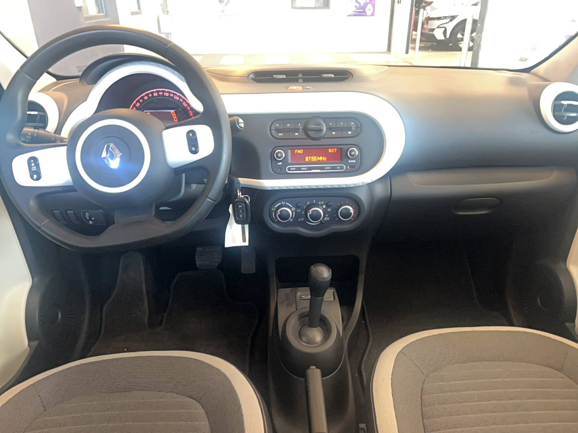 Vente en ligne Renault Twingo 3  1.0 SCe 70 au prix de 12 991 €
