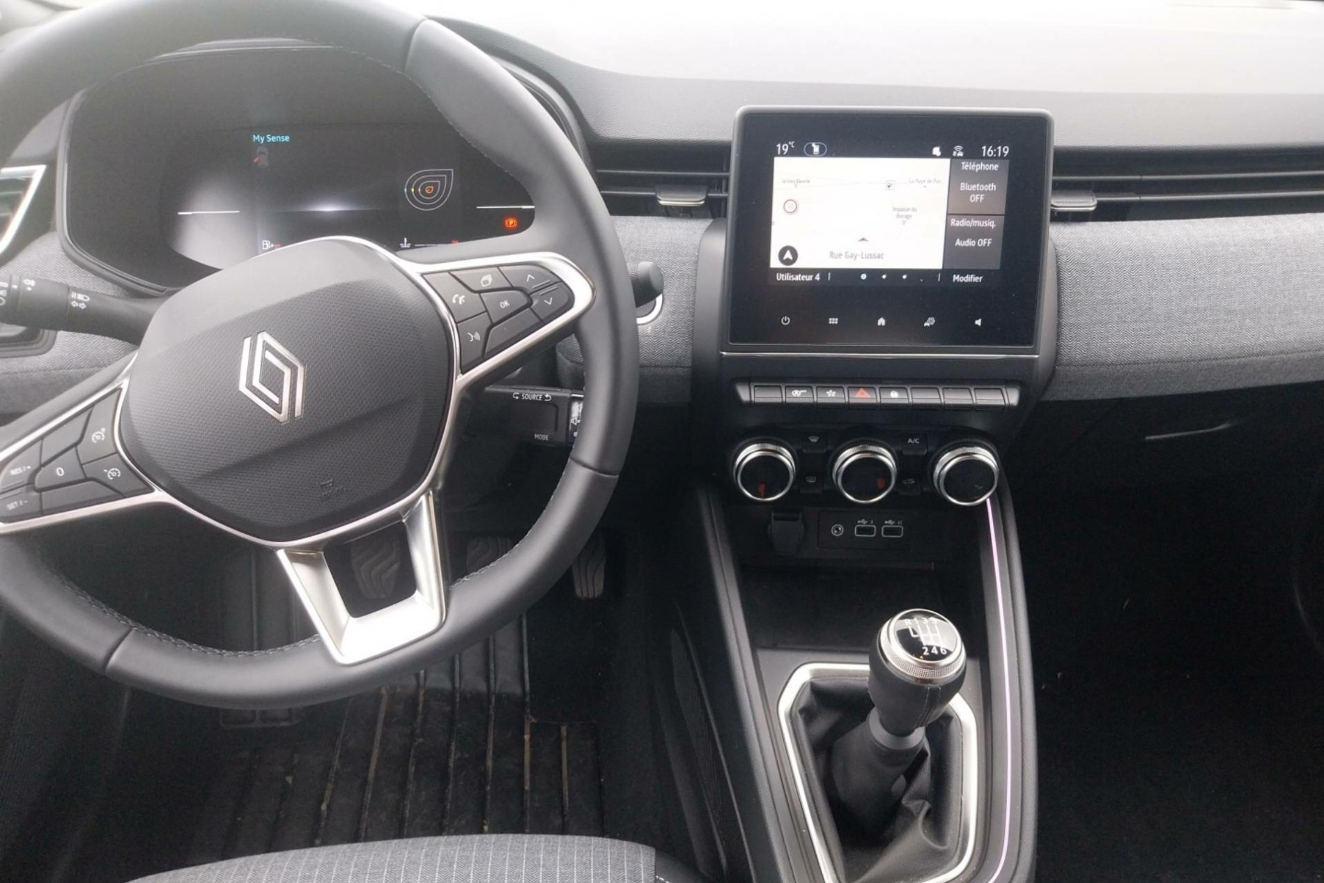 Vente en ligne Renault Clio 5 Clio Eco-G 100 ch GSR2 au prix de 17 970 €