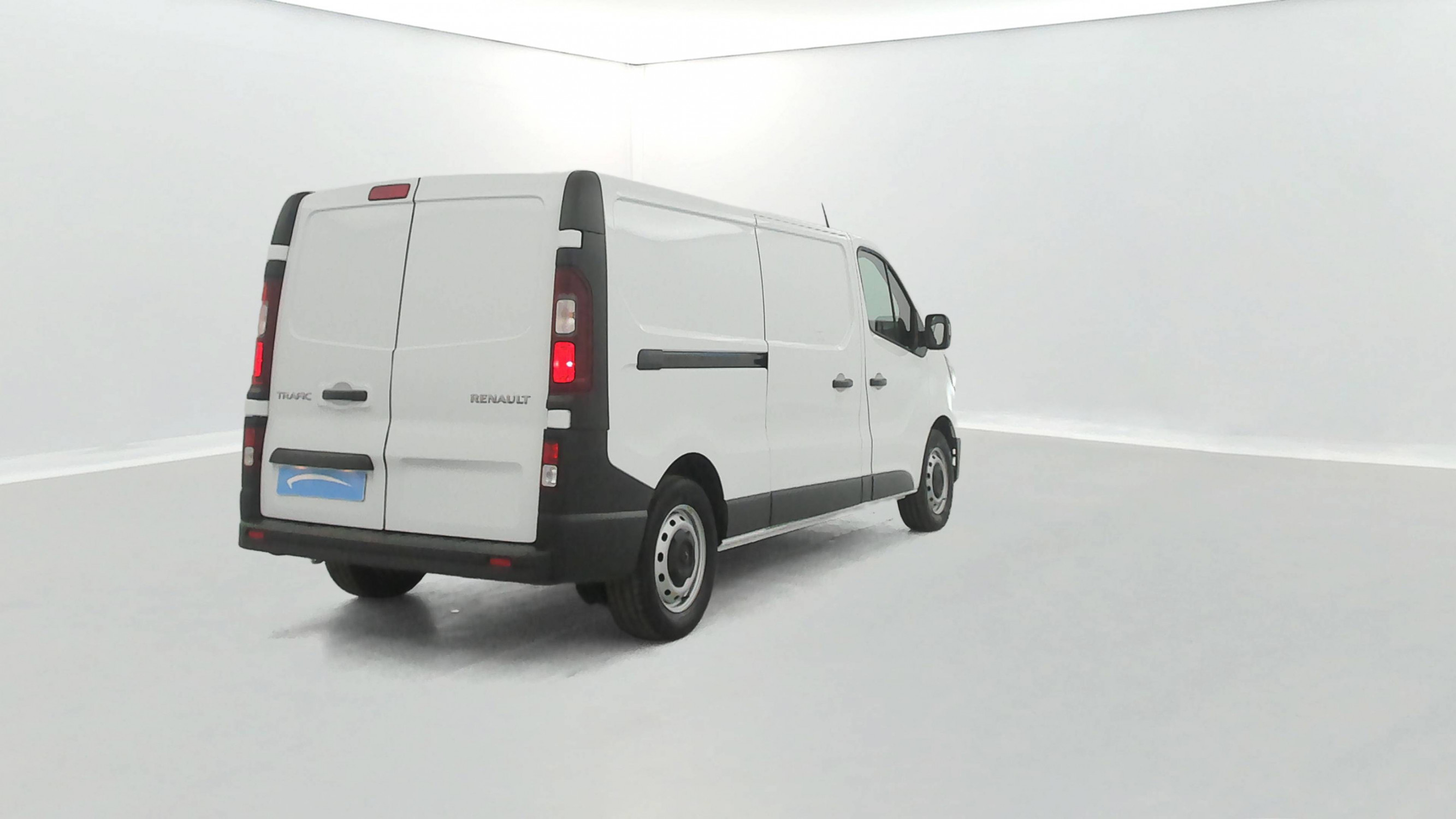 Vente en ligne Renault Trafic 3 Fourgon TRAFIC FGN L2H1 3000 KG BLUE DCI 130 au prix de 25 000 €