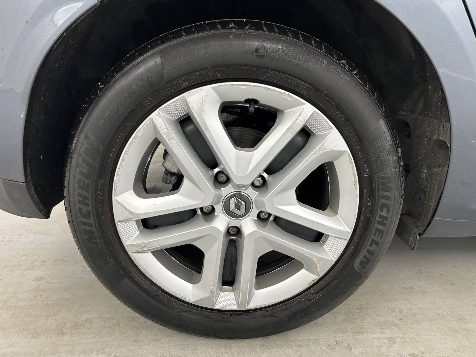 Vente en ligne Renault Megane 4 Mégane IV Berline Blue dCi 115 EDC au prix de 14 790 €