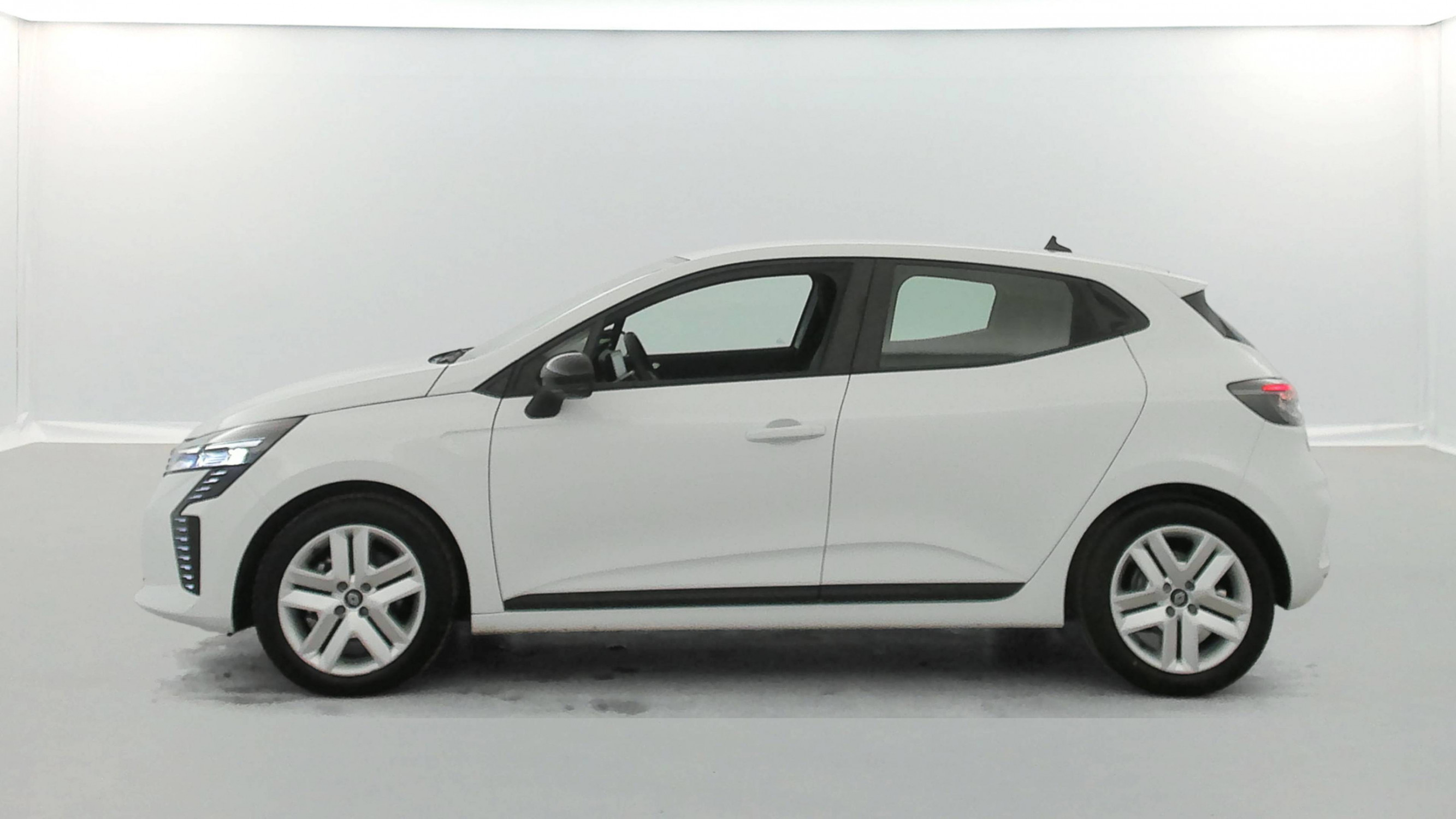 Vente en ligne Renault Clio 5 Clio E-Tech full hybrid 145 ch GSR2 au prix de 19 990 €