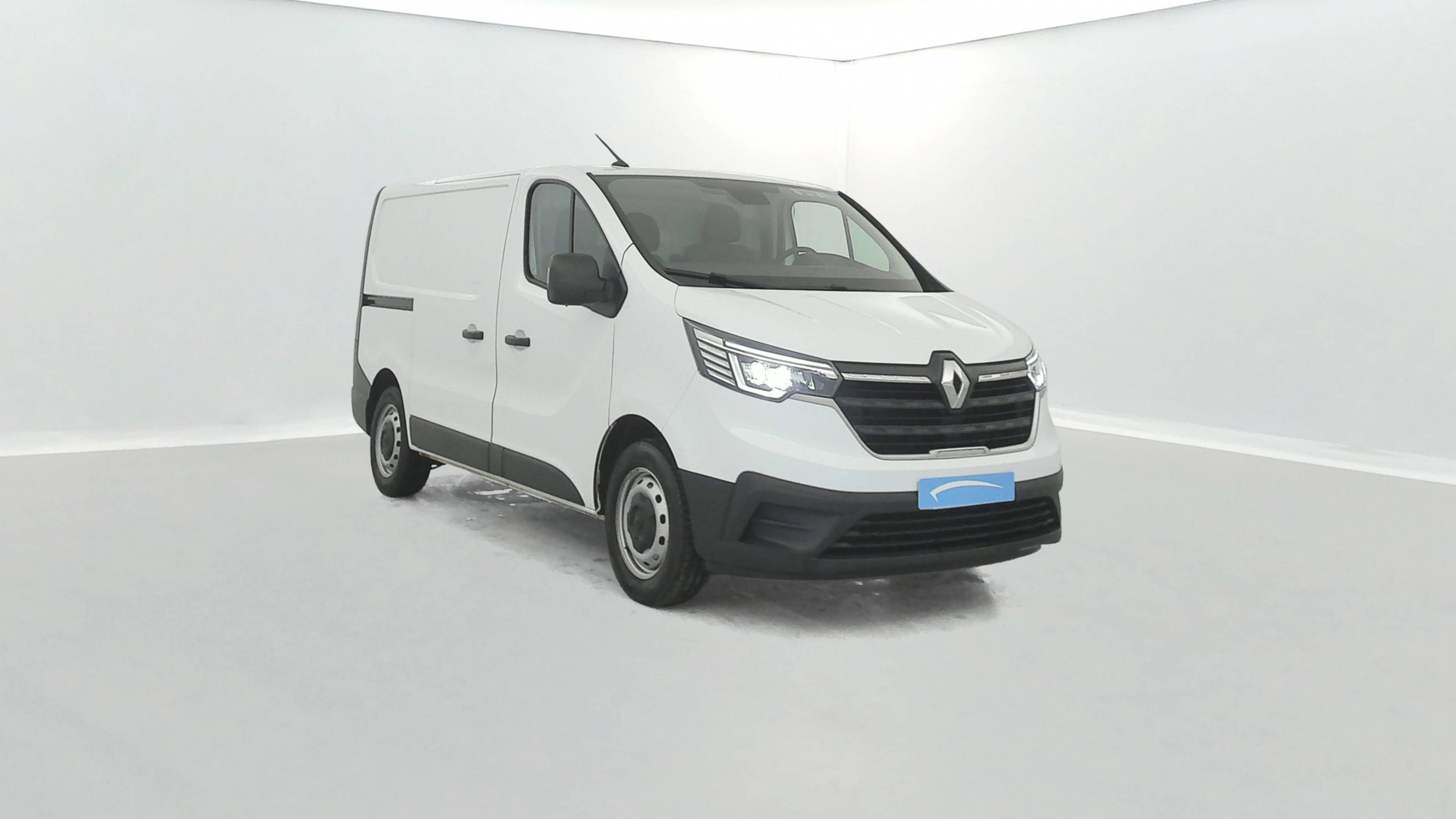 Vente en ligne Renault Trafic 3 Fourgon TRAFIC FGN L1H1 3000 KG BLUE DCI 130 au prix de 24 360 €
