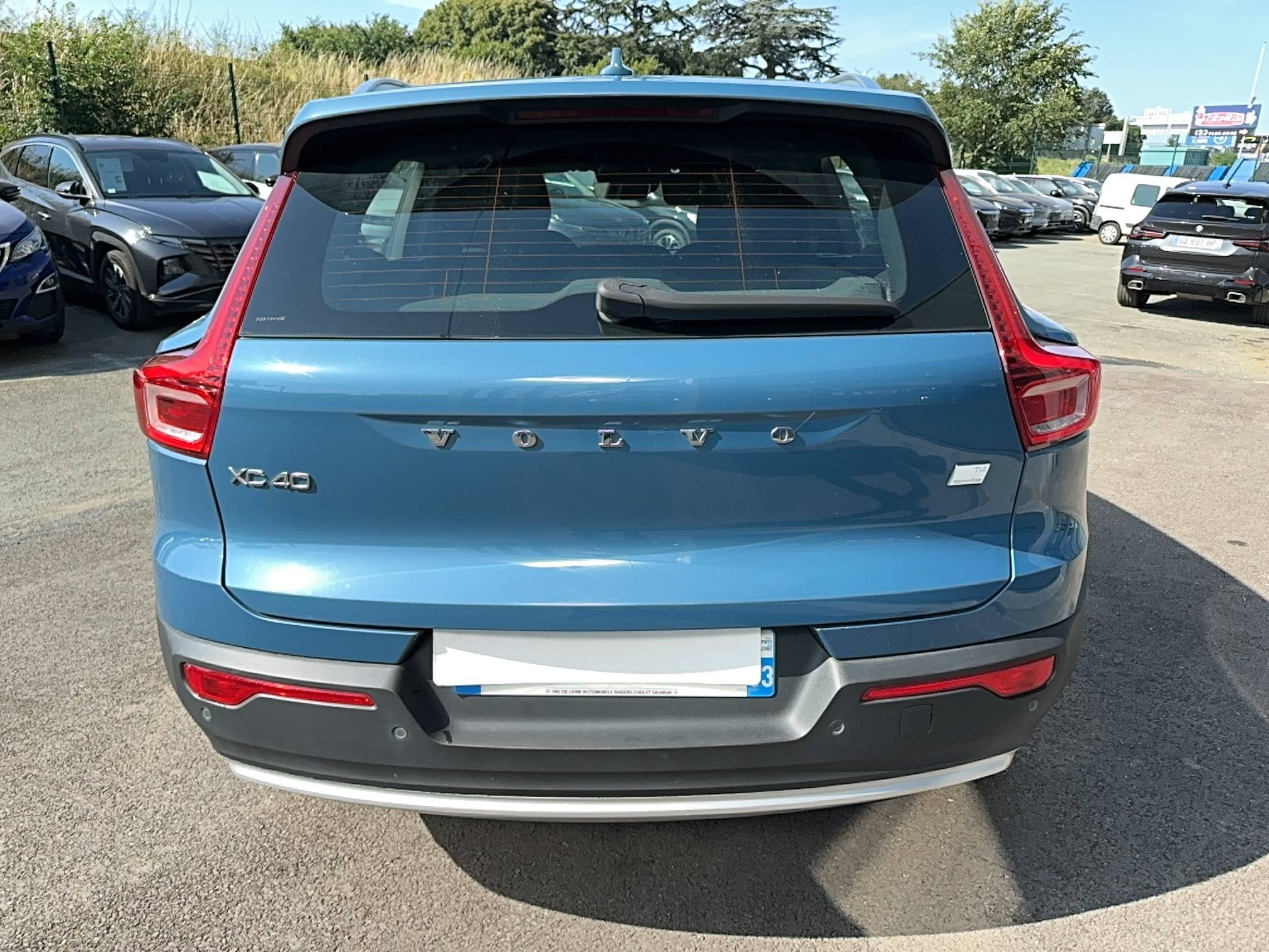 Vente en ligne Volvo XC40  T4 Recharge 129+82 ch DCT7 au prix de 26 460 €