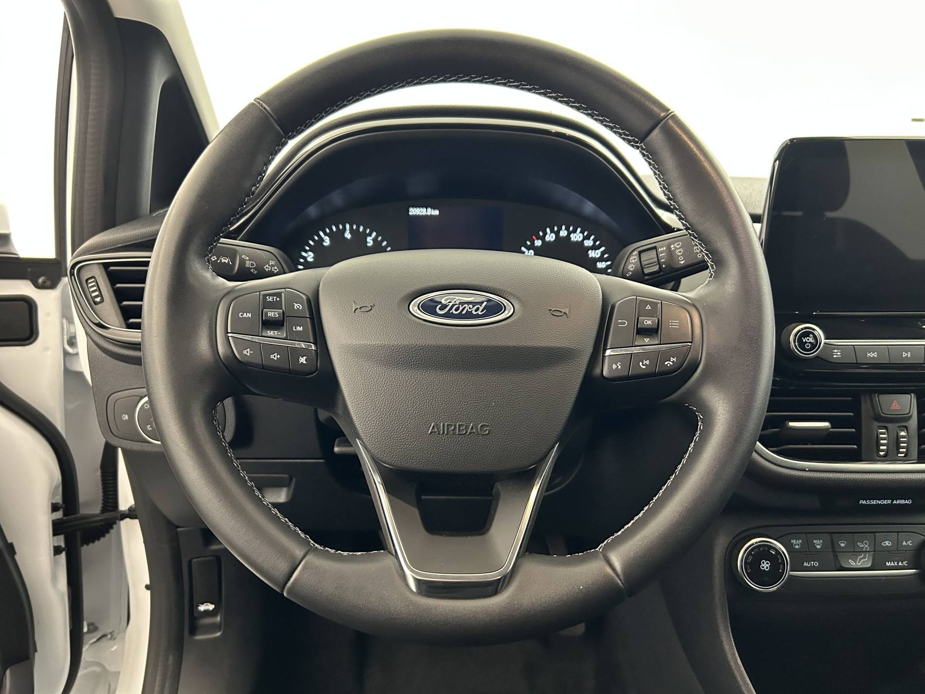 Vente en ligne Ford Fiesta  1.0 Flexifuel 95 ch S&S BVM6 au prix de 17 490 €