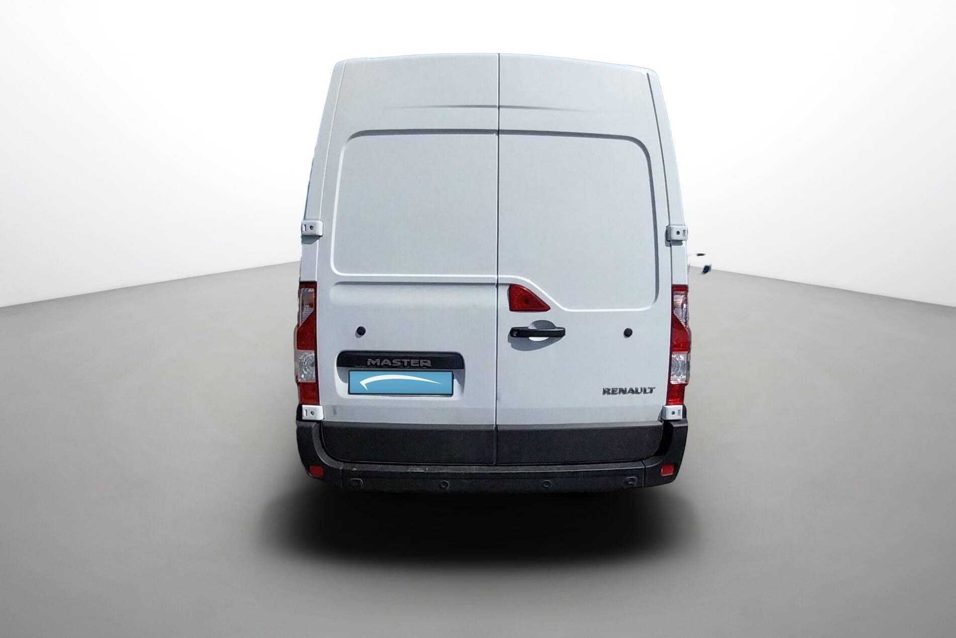 Vente en ligne Renault Master Fourgon MASTER FGN TRAC F3500 L2H2 BLUE DCI 135 au prix de 26 990 €