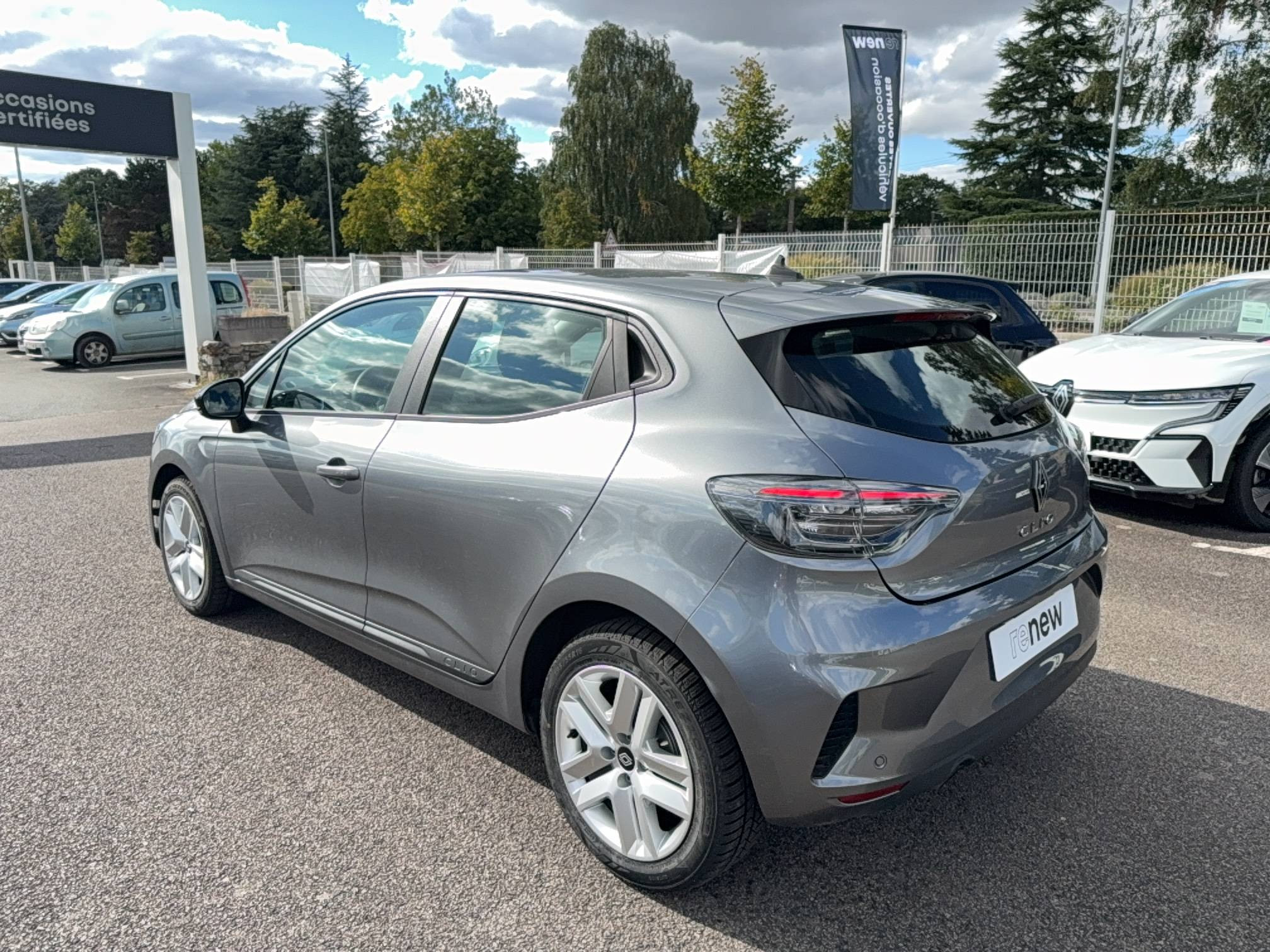 Vente en ligne Renault Clio 5 Clio dCi 100 au prix de 13 990 €