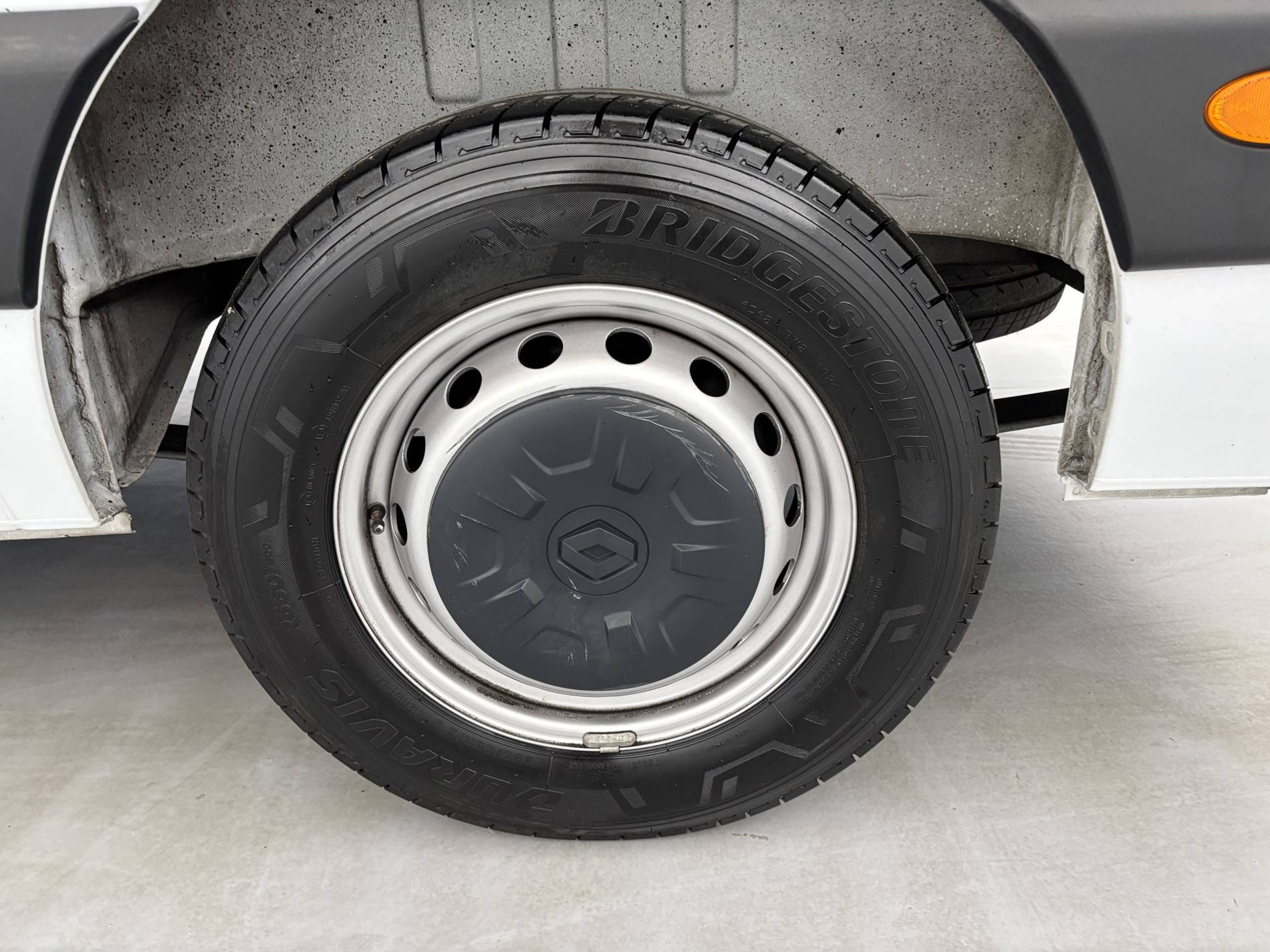 Vente en ligne Renault Master Fourgon MASTER FGN TRAC F3500 L3H3 BLUE DCI 135 au prix de 24 990 €
