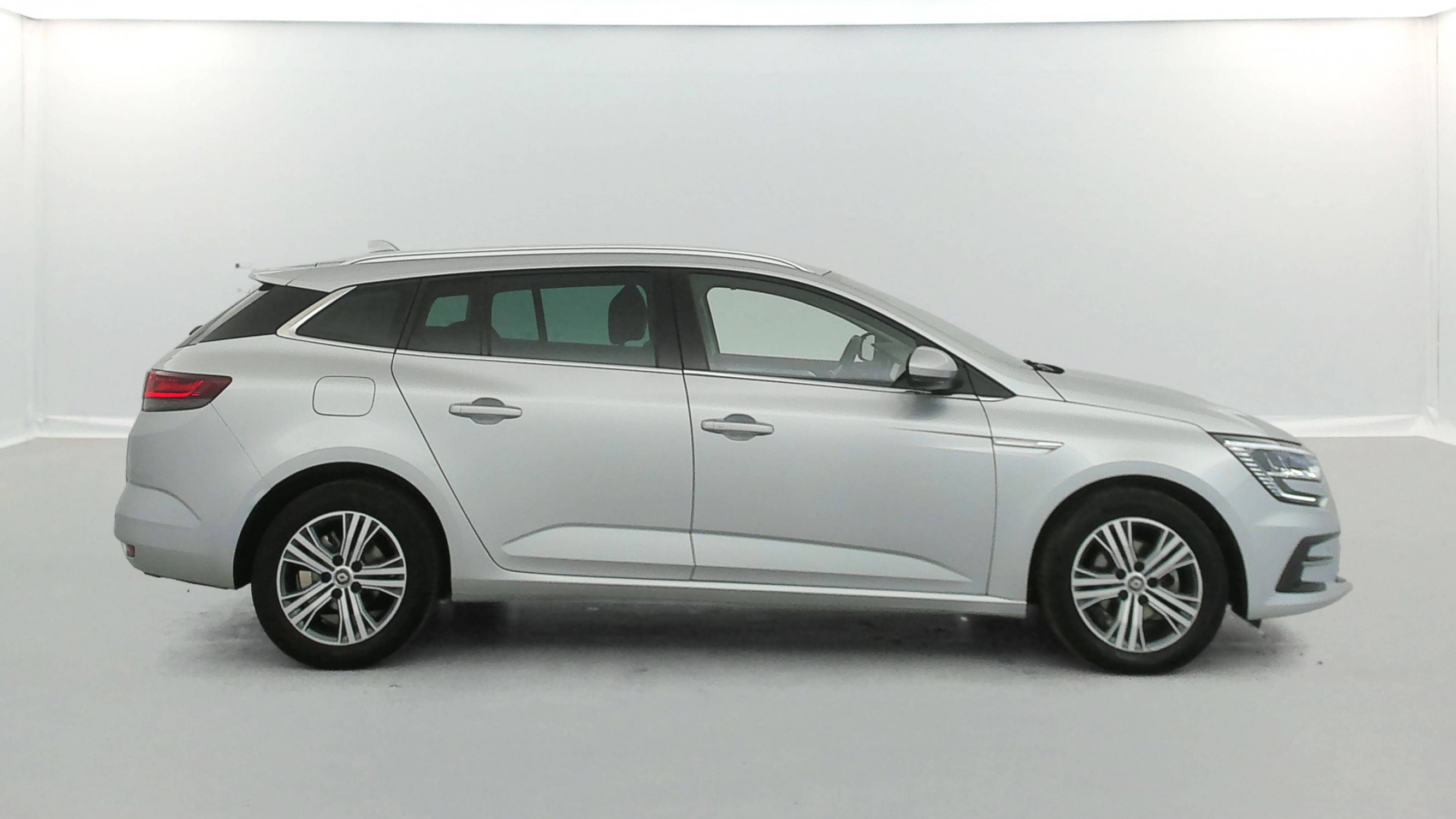 Vente en ligne Renault Megane 4 Estate Mégane IV Estate Blue dCi 115 EDC - 21N au prix de 15 990 €