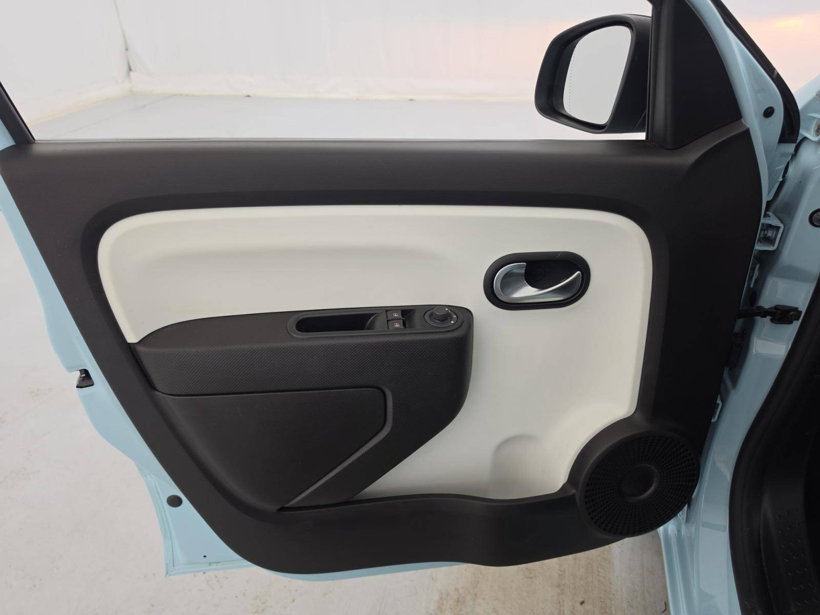 Vente en ligne Renault Twingo Electrique Twingo III E-Tech au prix de 13 490 €
