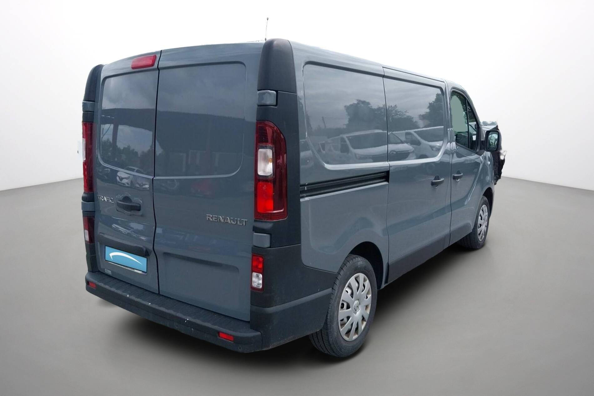 Vente en ligne Renault Trafic 3 Fourgon TRAFIC FGN L1H1 1000 KG DCI 120 au prix de 21 890 €