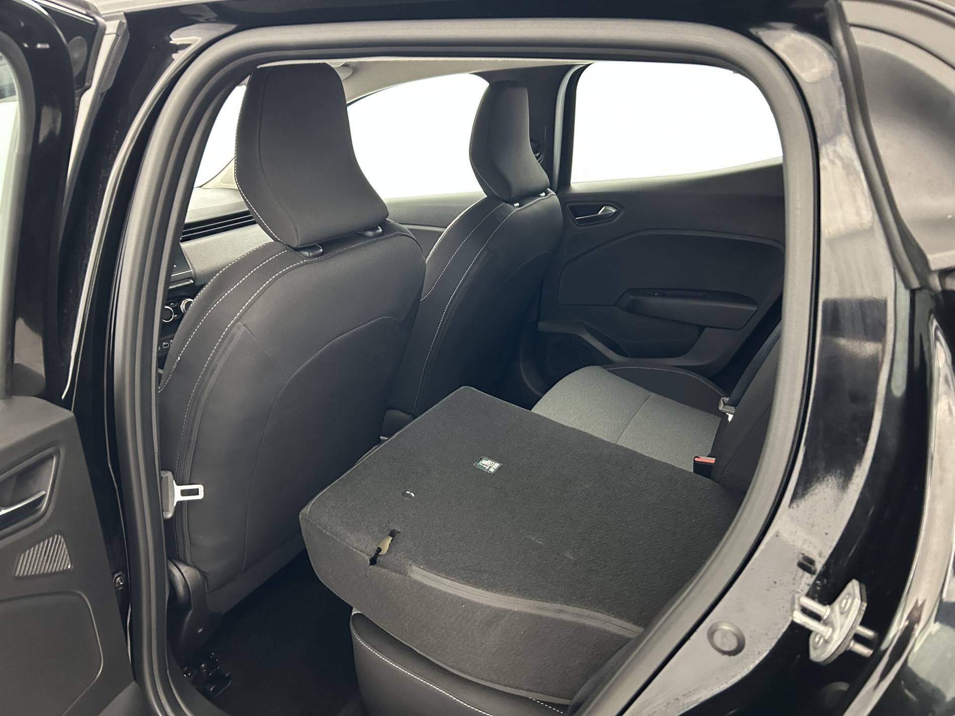 Vente en ligne Renault Clio 5 Clio E-Tech full hybrid 145 ch GSR2 au prix de 19 980 €