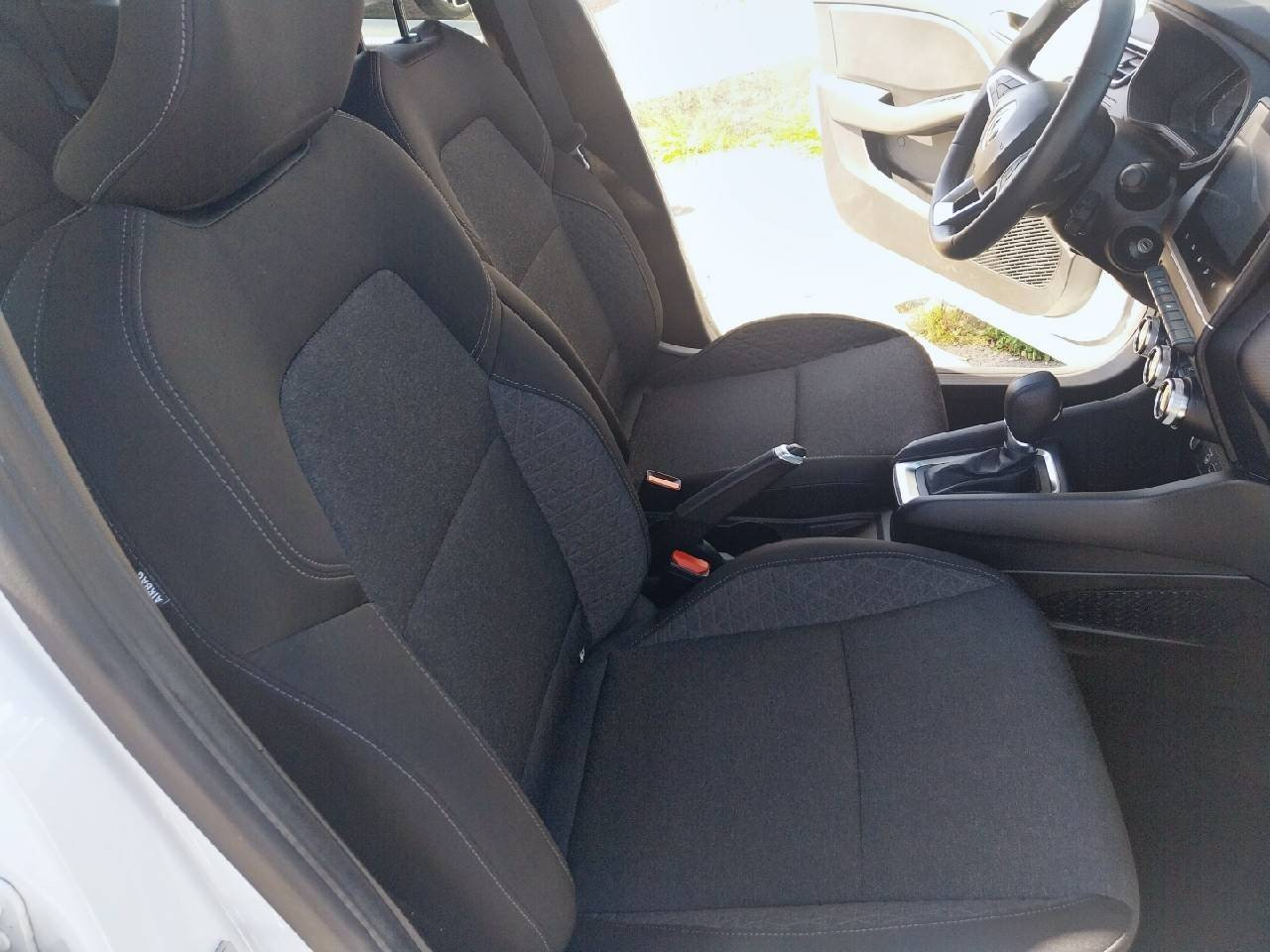 Vente en ligne Renault Clio 5 Clio E-Tech 140 - 21N au prix de 15 990 €