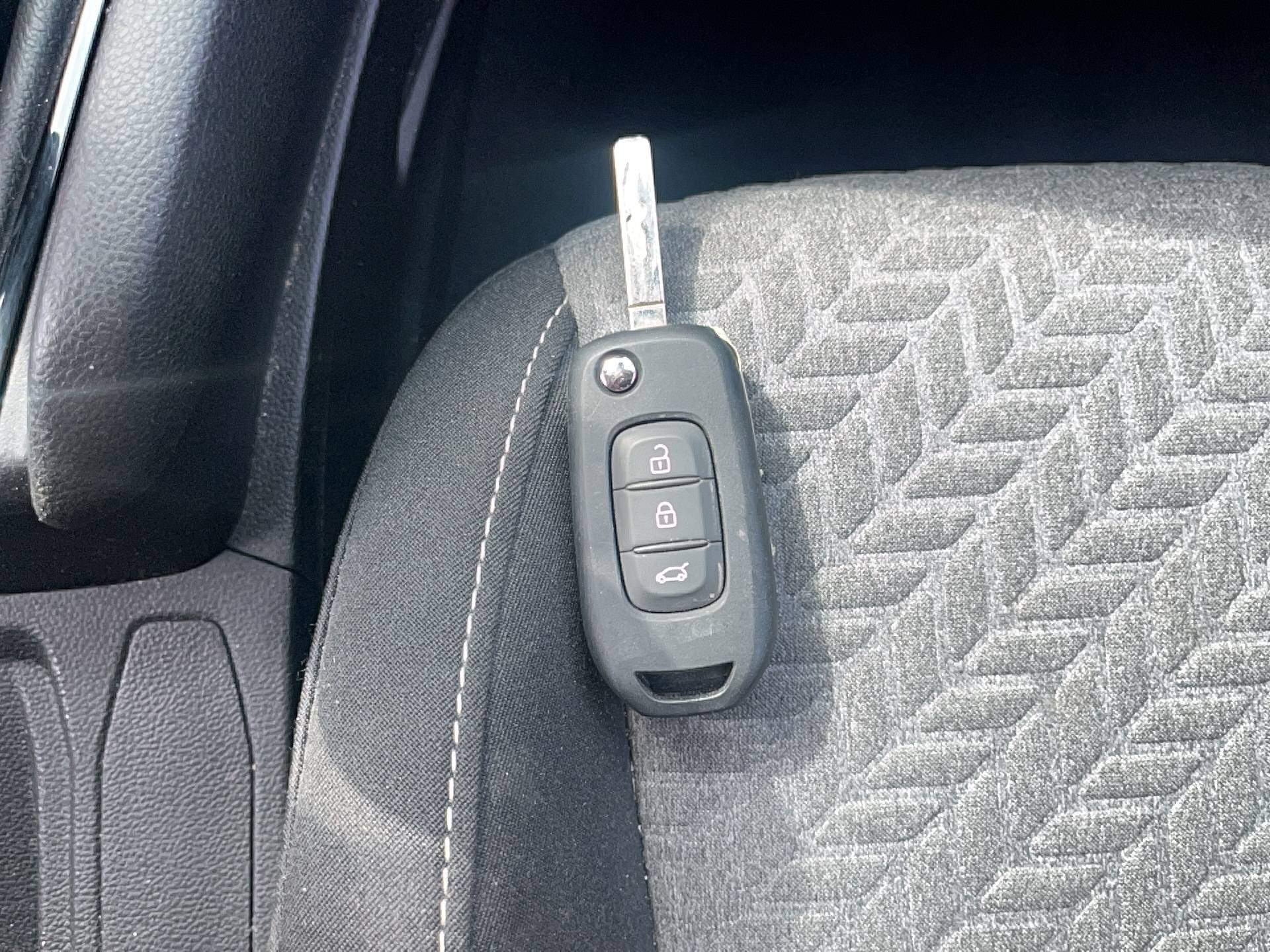 Vente en ligne Renault Clio 5 Clio SCe 65 au prix de 11 791 €