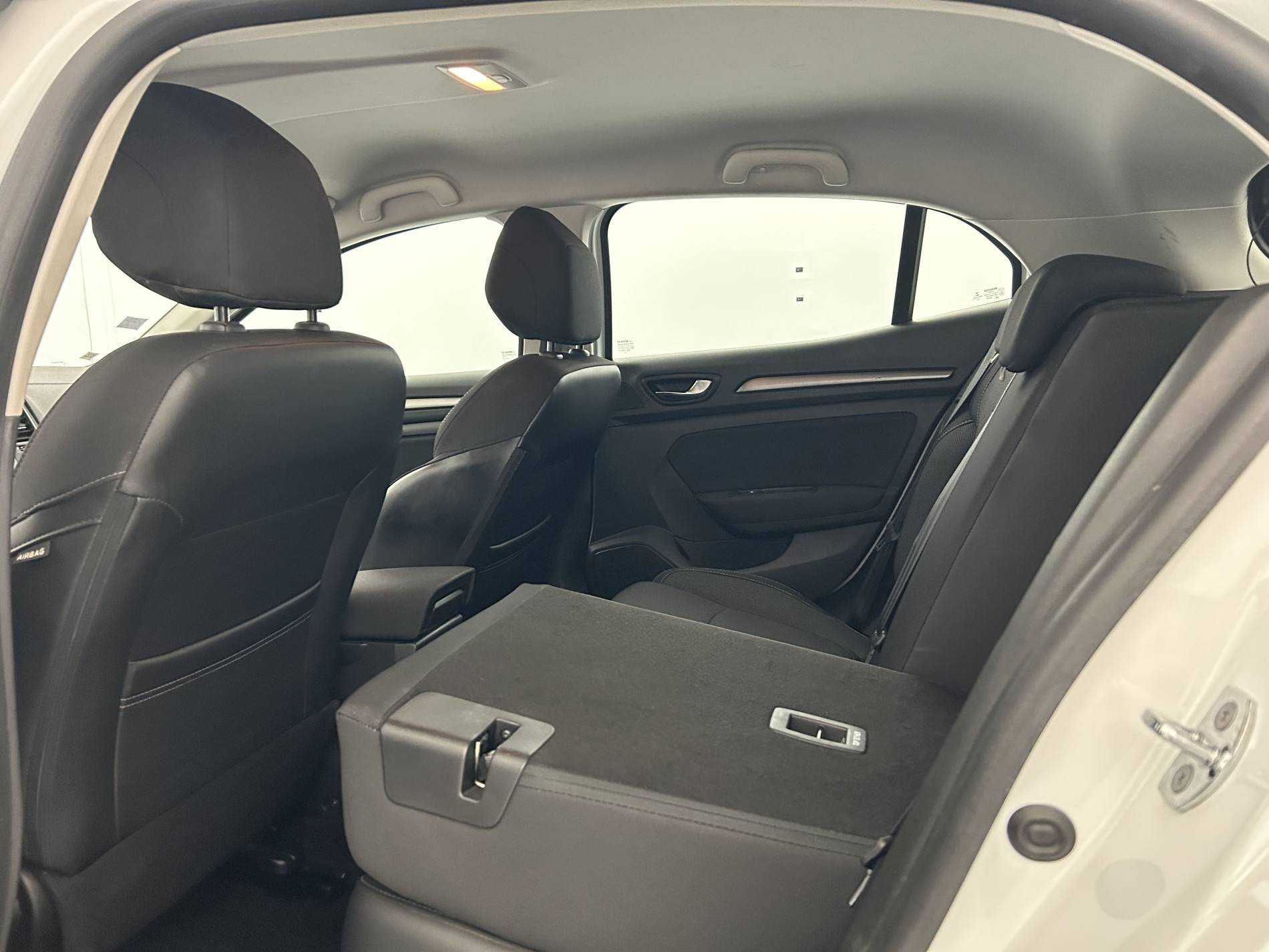 Vente en ligne Renault Megane 4  TCe 140 au prix de 15 990 €
