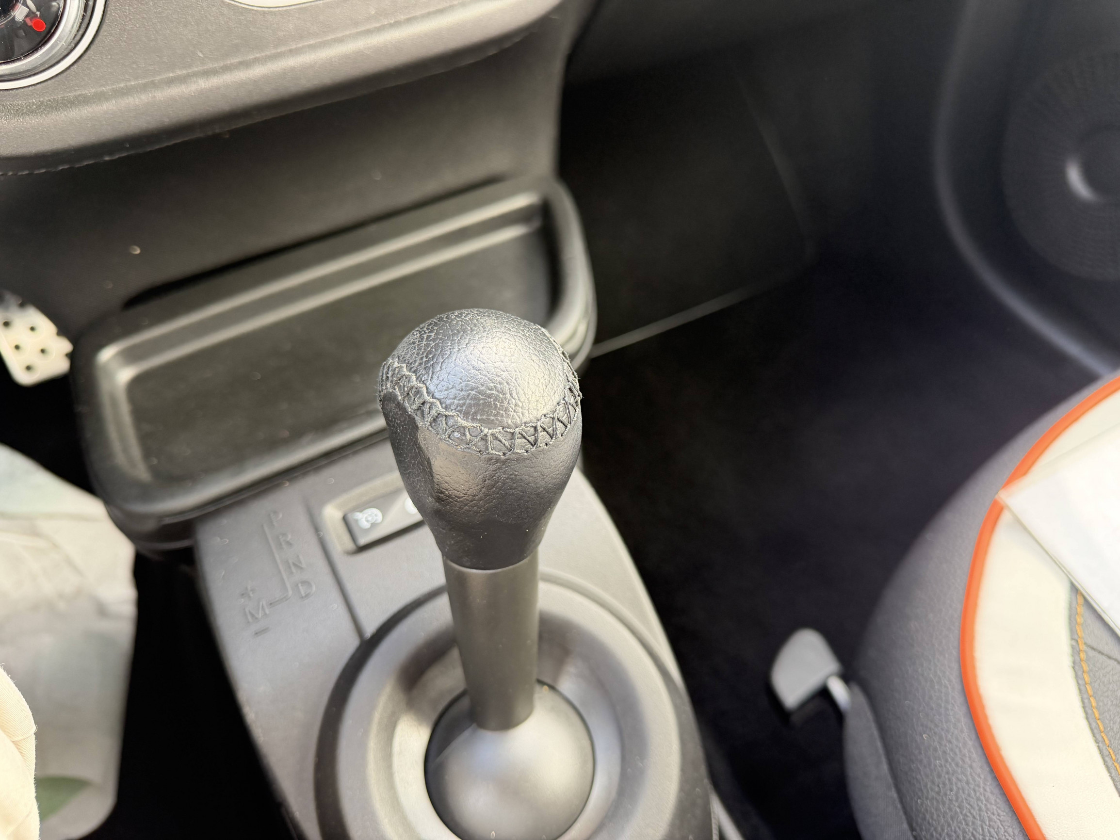 Vente en ligne Renault Twingo 3  0.9 TCe 110 E6C au prix de 13 990 €