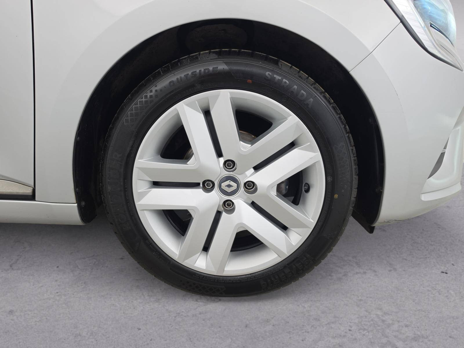 Vente en ligne Renault Clio 5 Clio TCe 90 - 21N au prix de 13 990 €