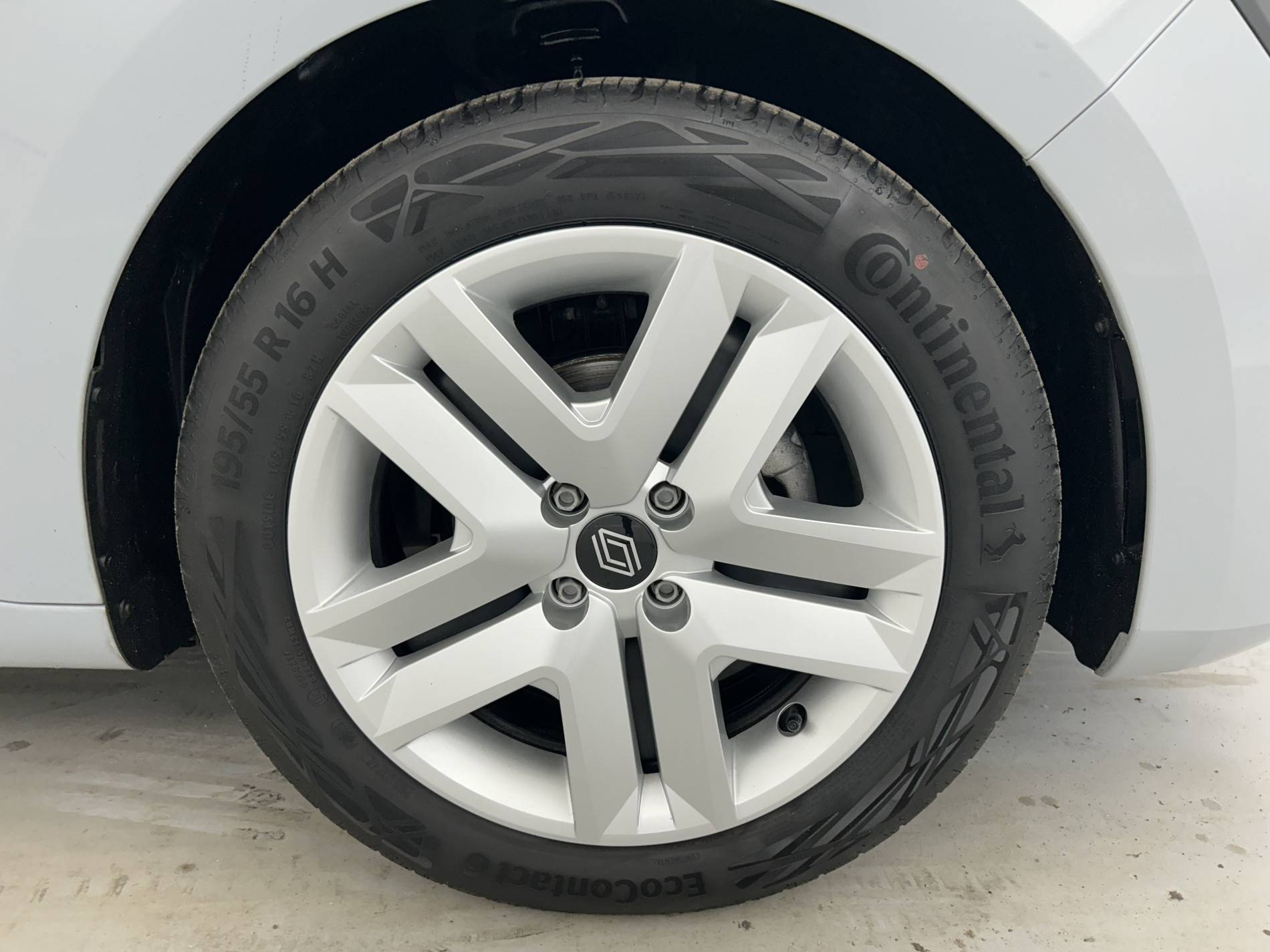 Vente en ligne Renault Clio 5 Clio TCe 90 au prix de 15 490 €