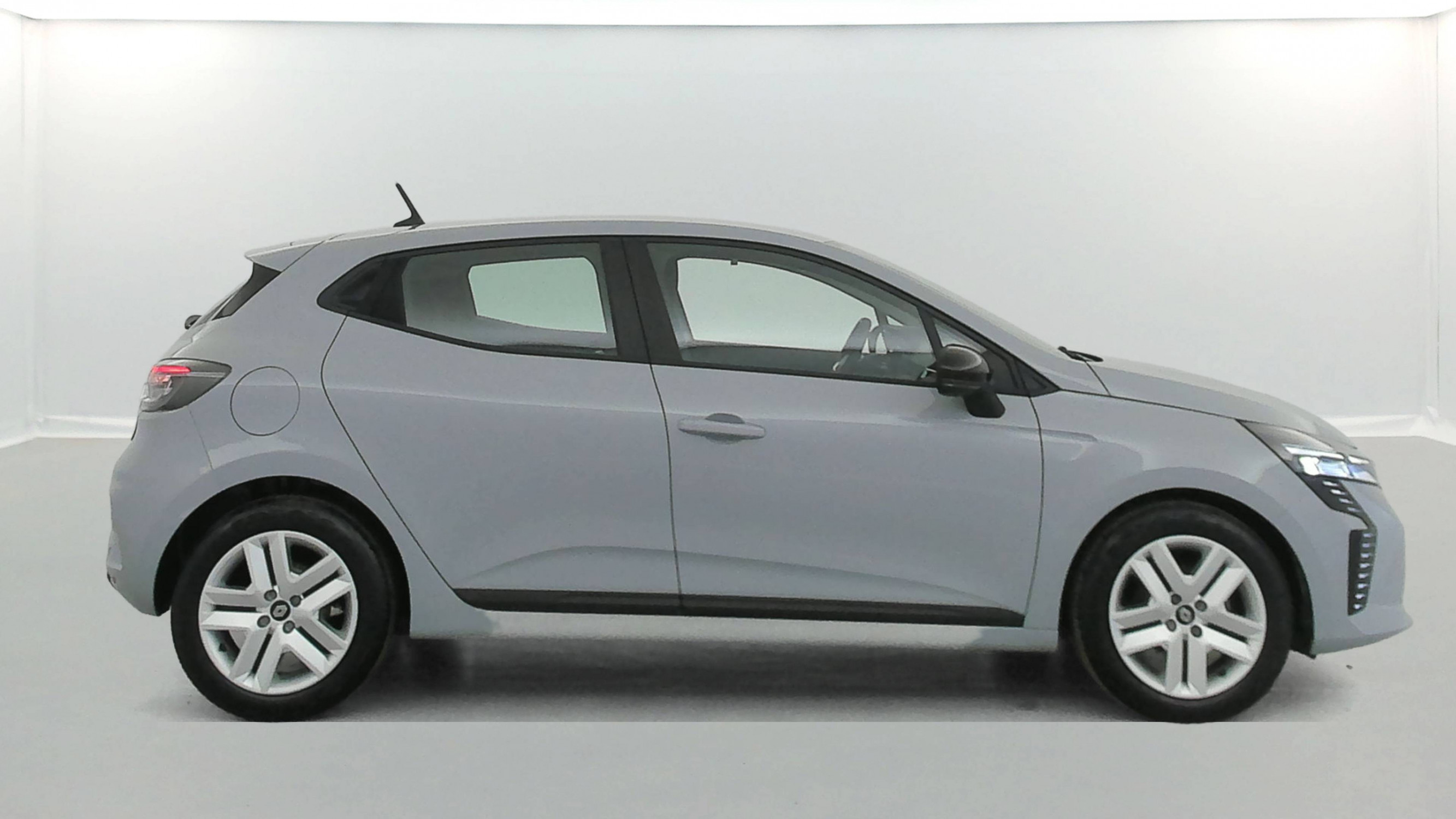 Vente en ligne Renault Clio 5 Clio TCe 90 au prix de 15 990 €