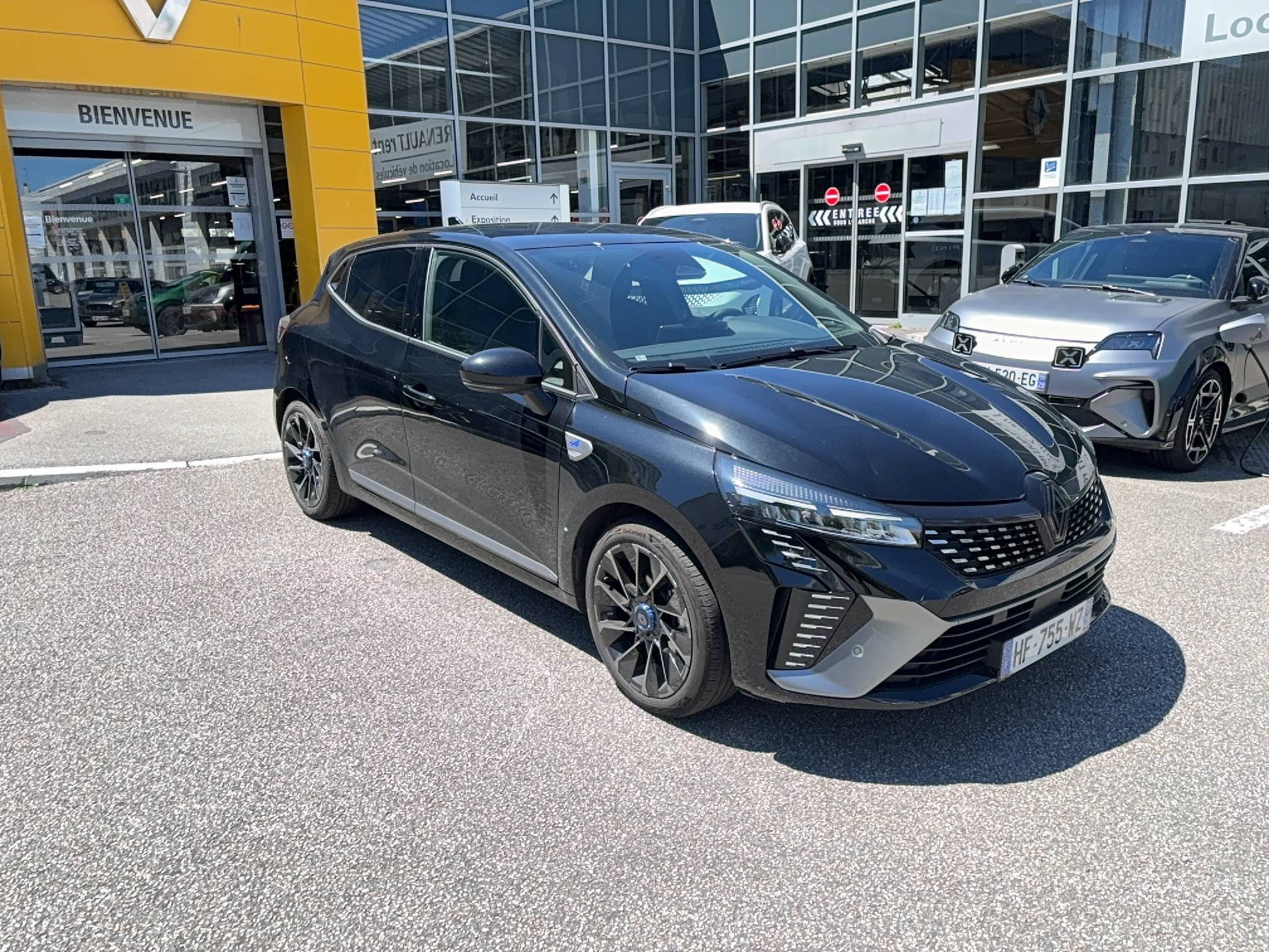 Vente en ligne Renault Clio 5 Clio E-Tech full hybrid 145 ch GSR2 au prix de 27 490 €
