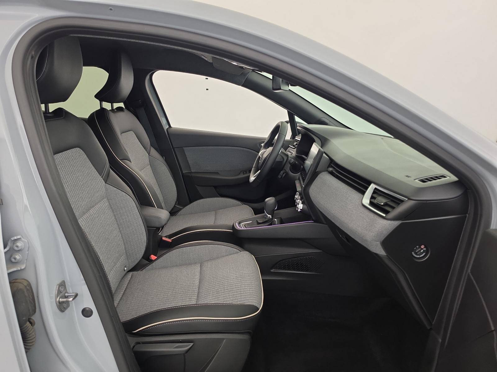 Vente en ligne Renault Clio 5 Clio E-Tech full hybrid 145 au prix de 18 390 €
