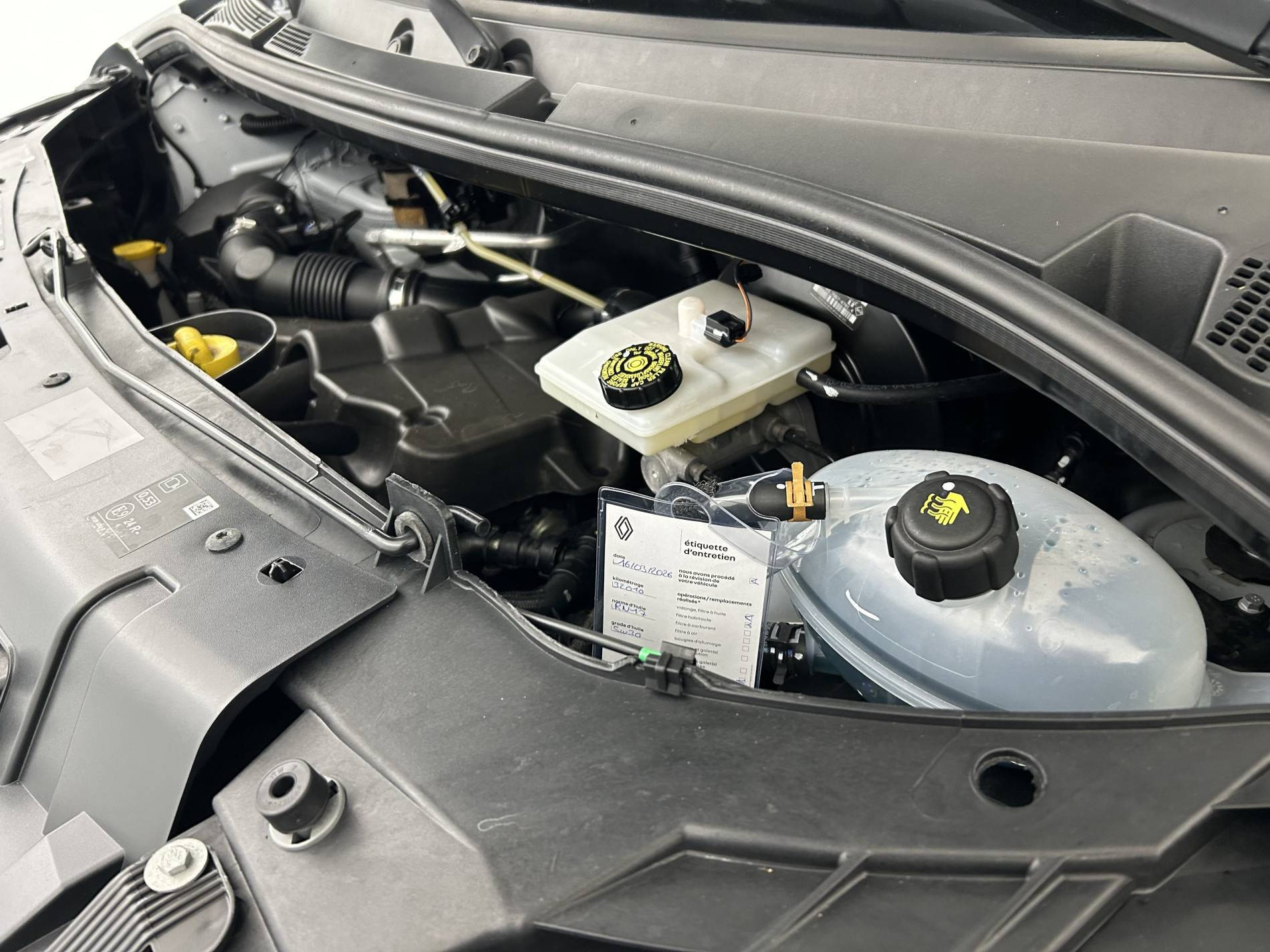 Vente en ligne Renault Master Fourgon MASTER FGN TRAC F3500 L2H2 BLUE DCI 135 au prix de 26 990 €