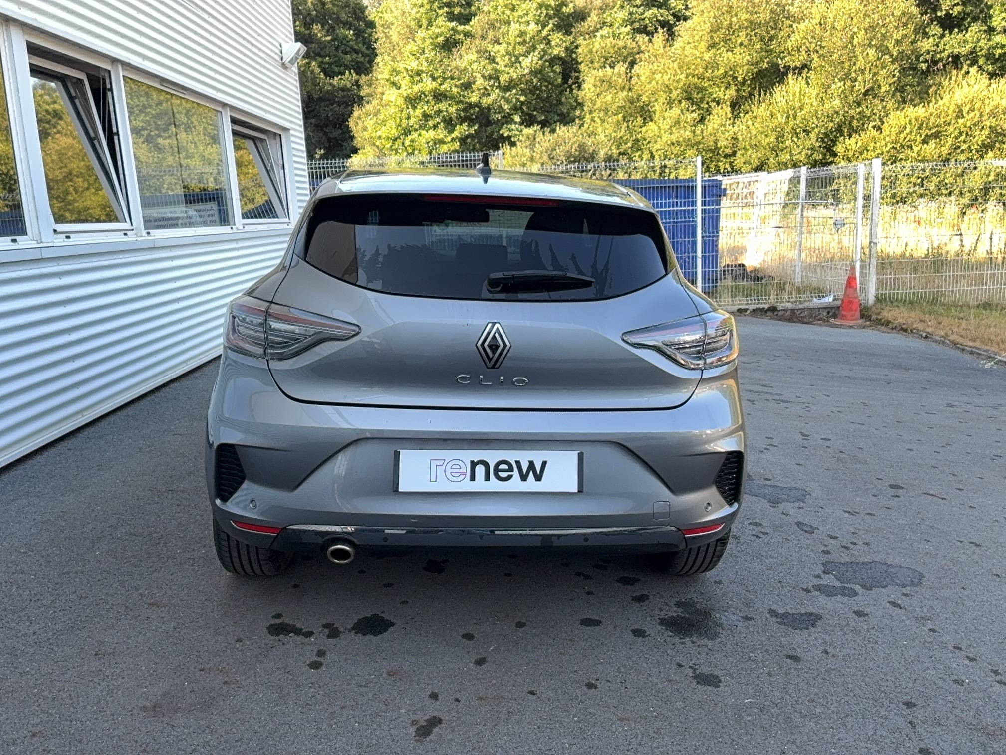 Vente en ligne Renault Clio 5 Clio TCe 90 au prix de 15 990 €